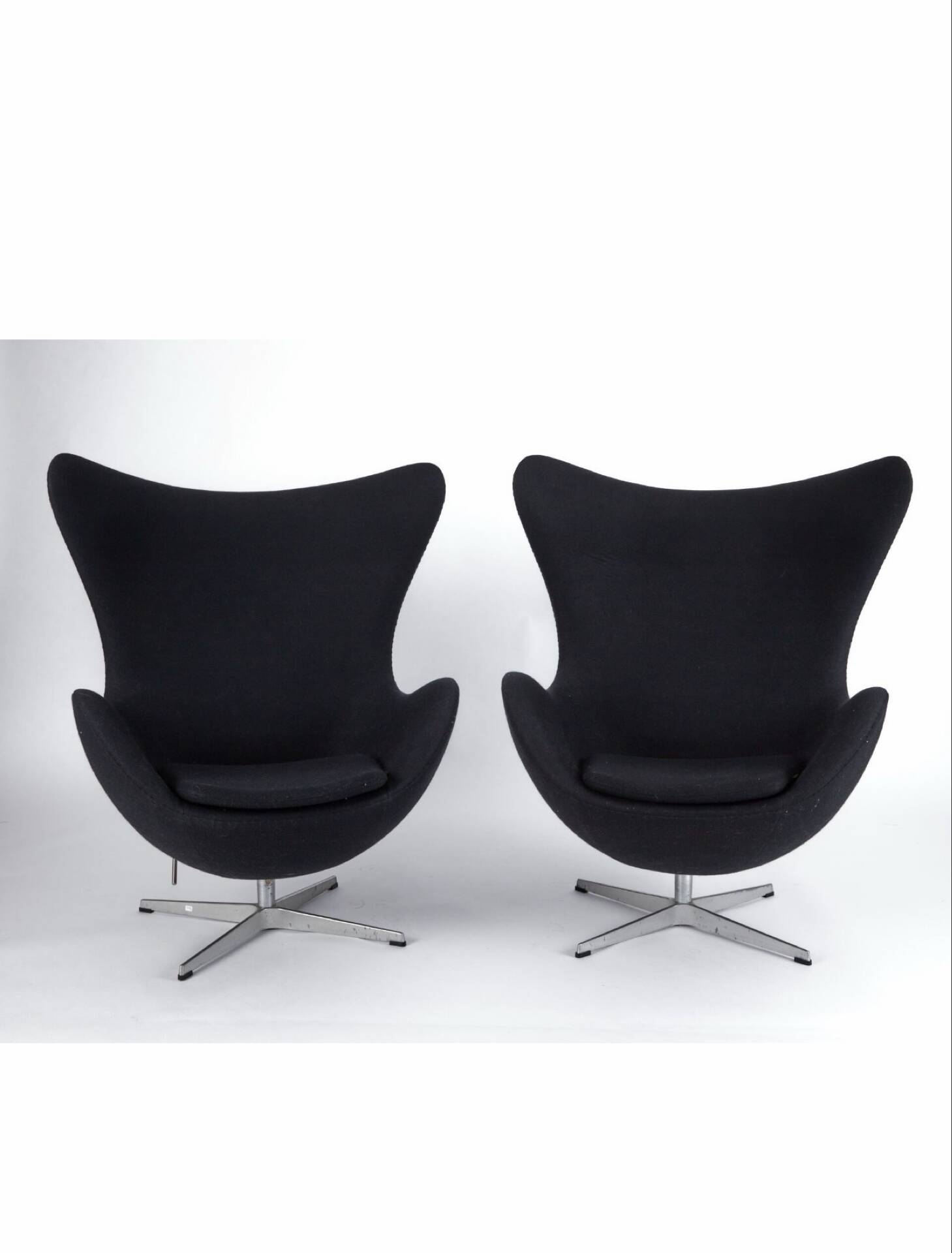 2 egg chairs lounge chair