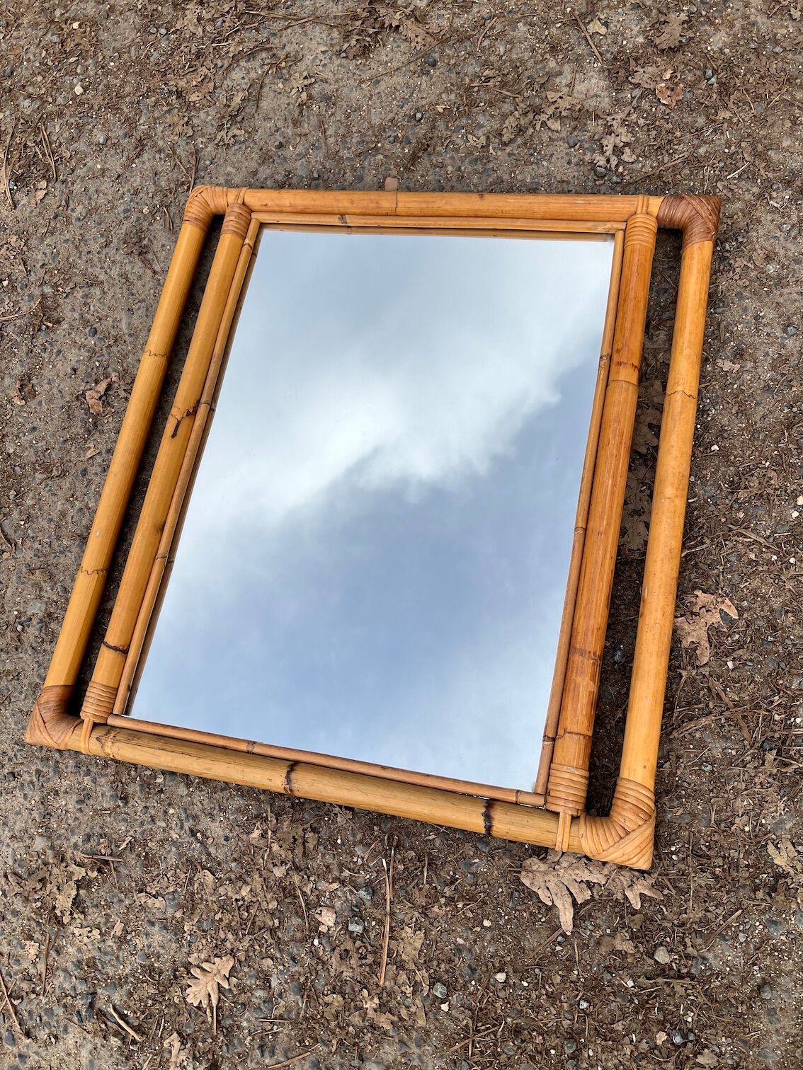 Vintage mirror in bamboo and rattan 65 x 59cm