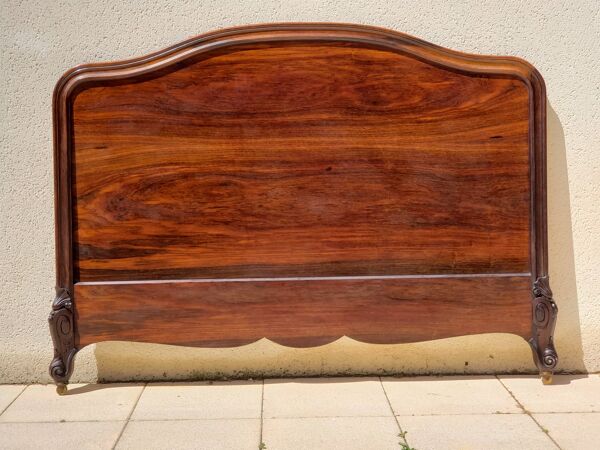 Lit en noyer massif et loupe de noyer très ancien