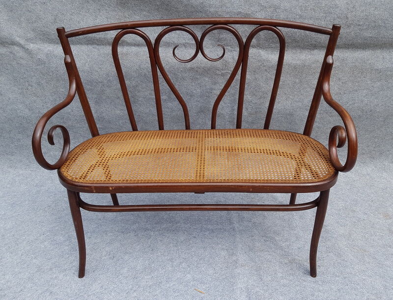 Curved wooden lounge 1900, a bench and four chairs