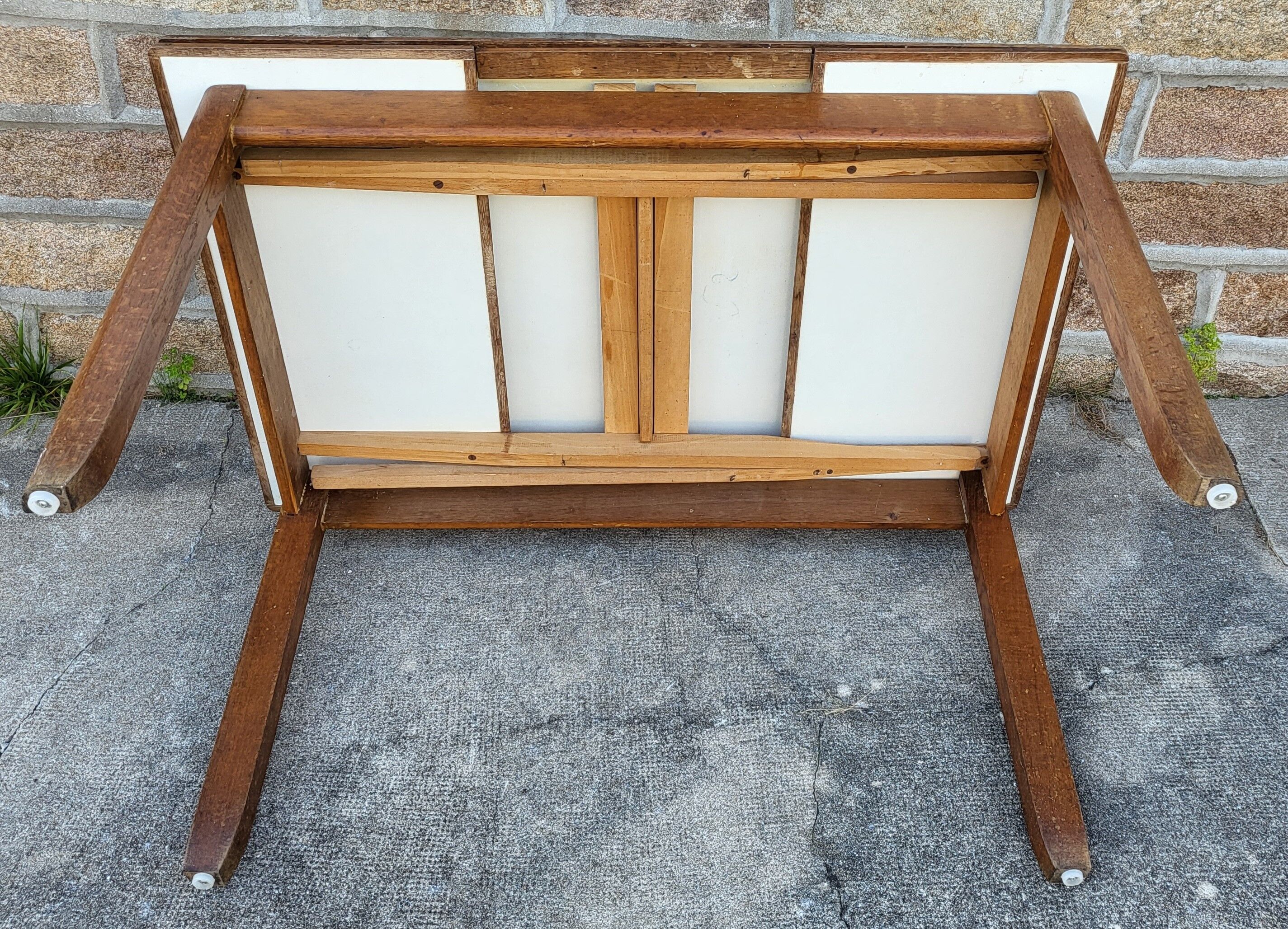 Vintage water green wood/formica table