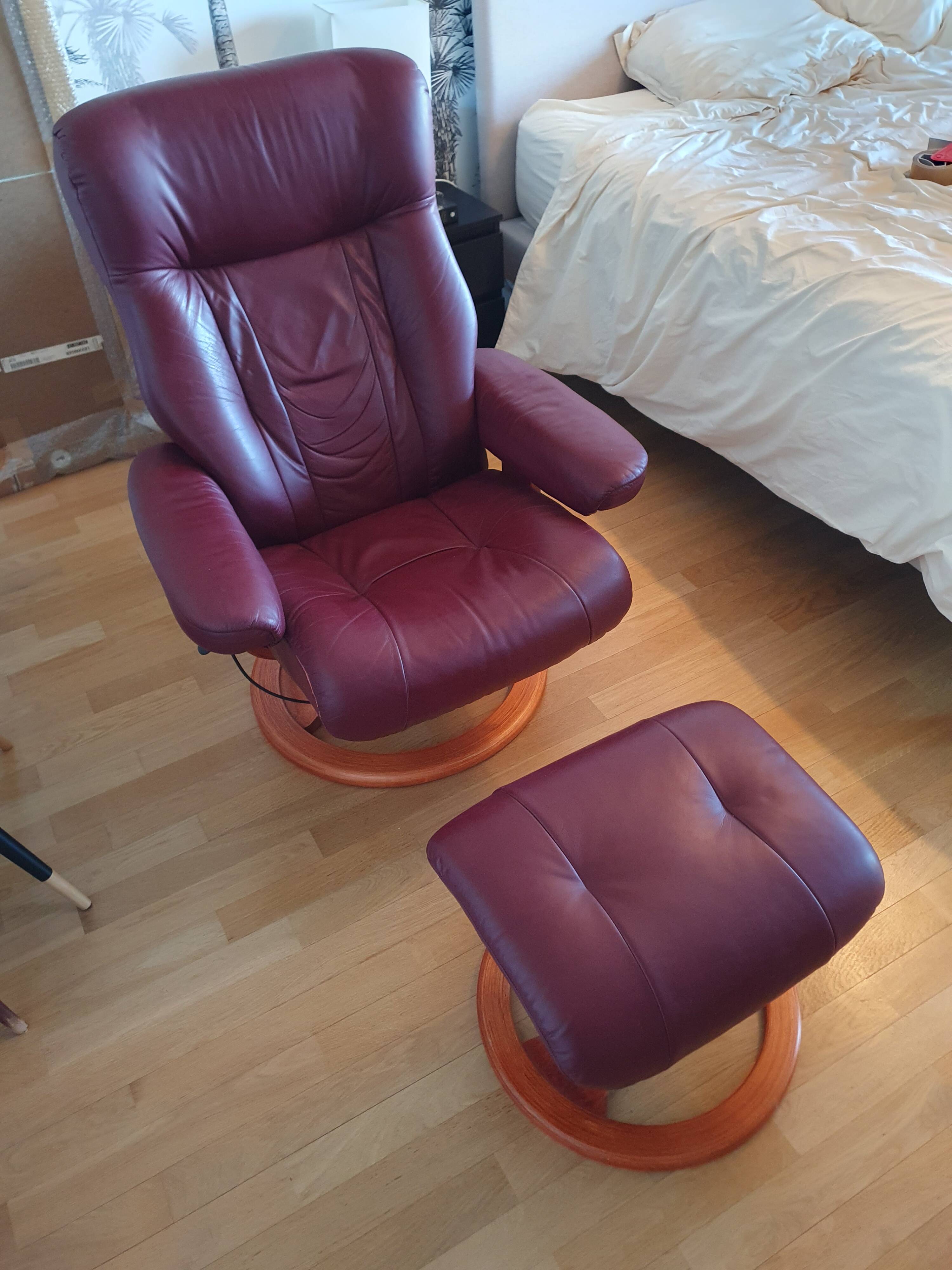 Fauteuil en cuir Anderssons avec repose-pied