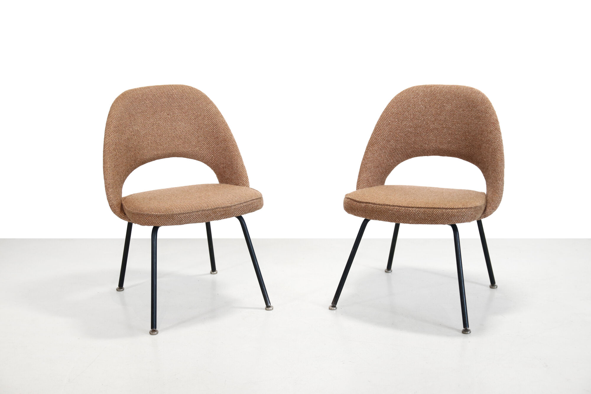 Vintage Eero Saarinen conference chairs model 72 for Knoll International