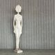 Sculpture en fibre de verre à taille réelle d'une femme, dans le style de Giacometti. France, années 1970.