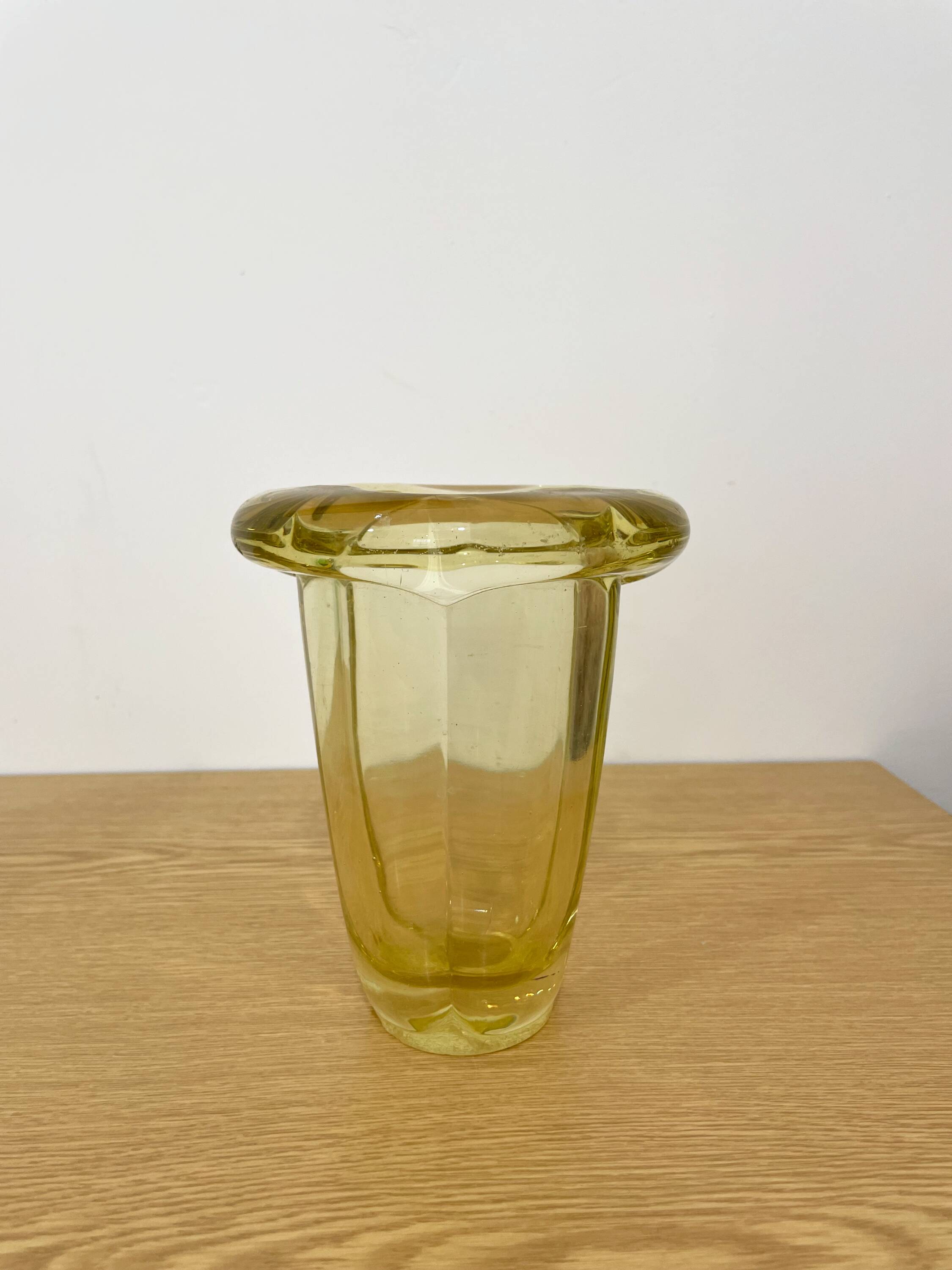 Art Deco vase in thick glass with an inverted rim, 1930s to 1950s.