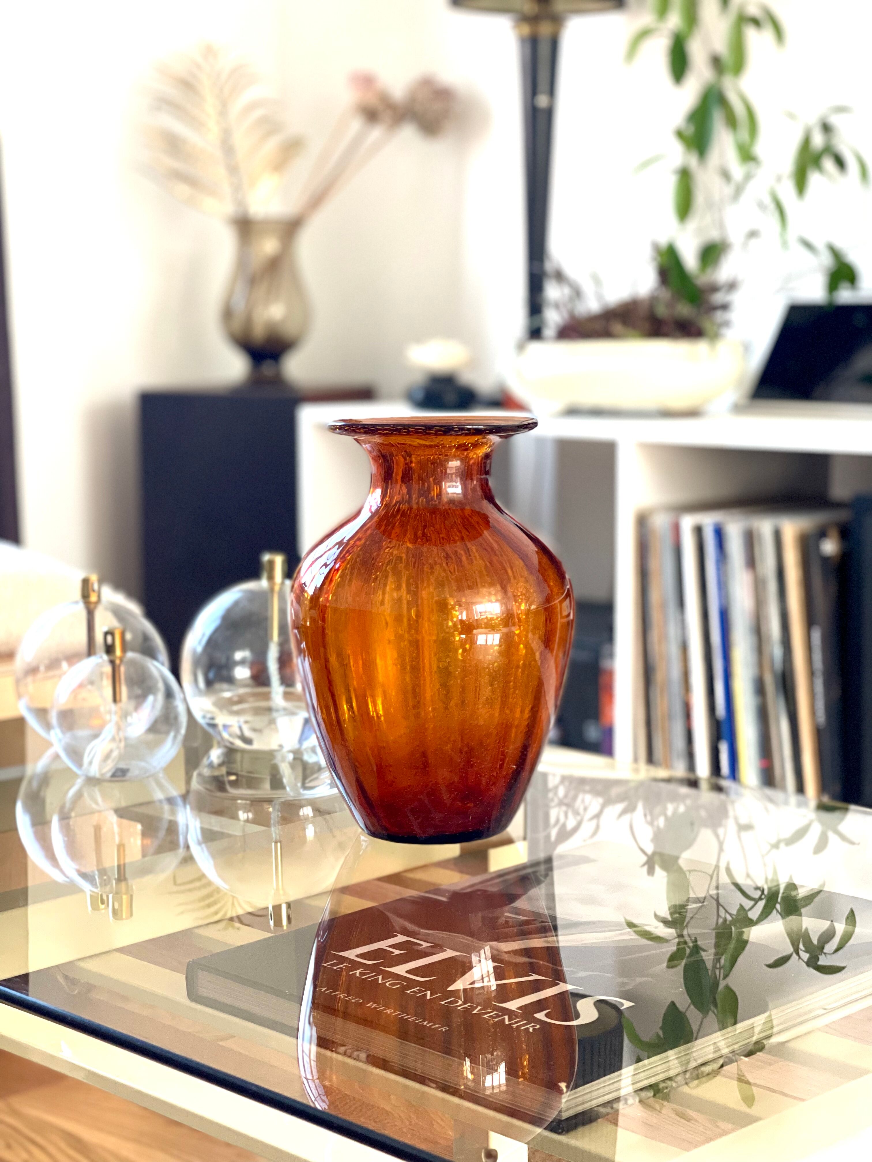 Amber vase 1970
