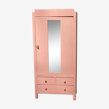 Armoire parisienne vieux rose