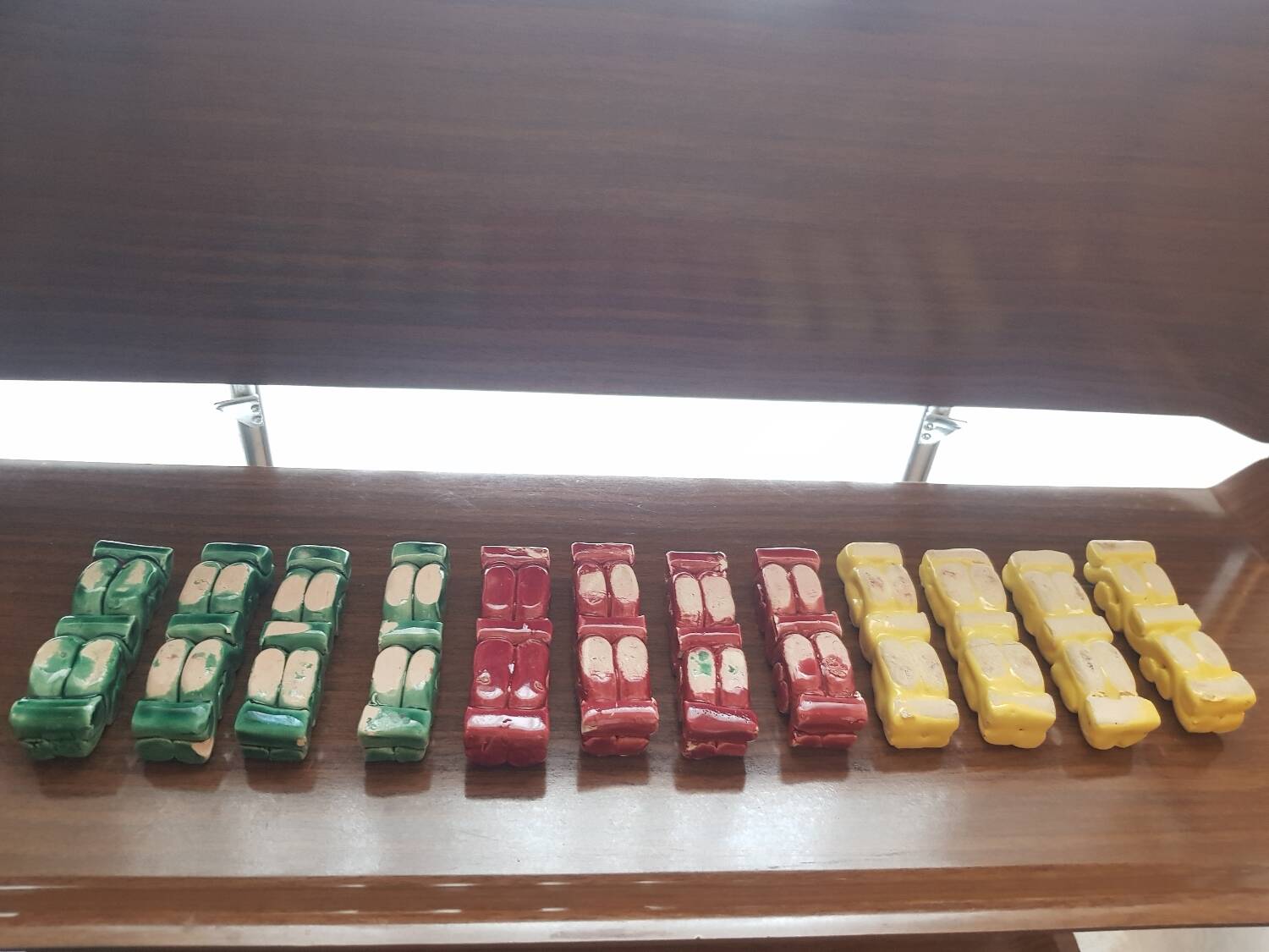 Set of 12 knife holders