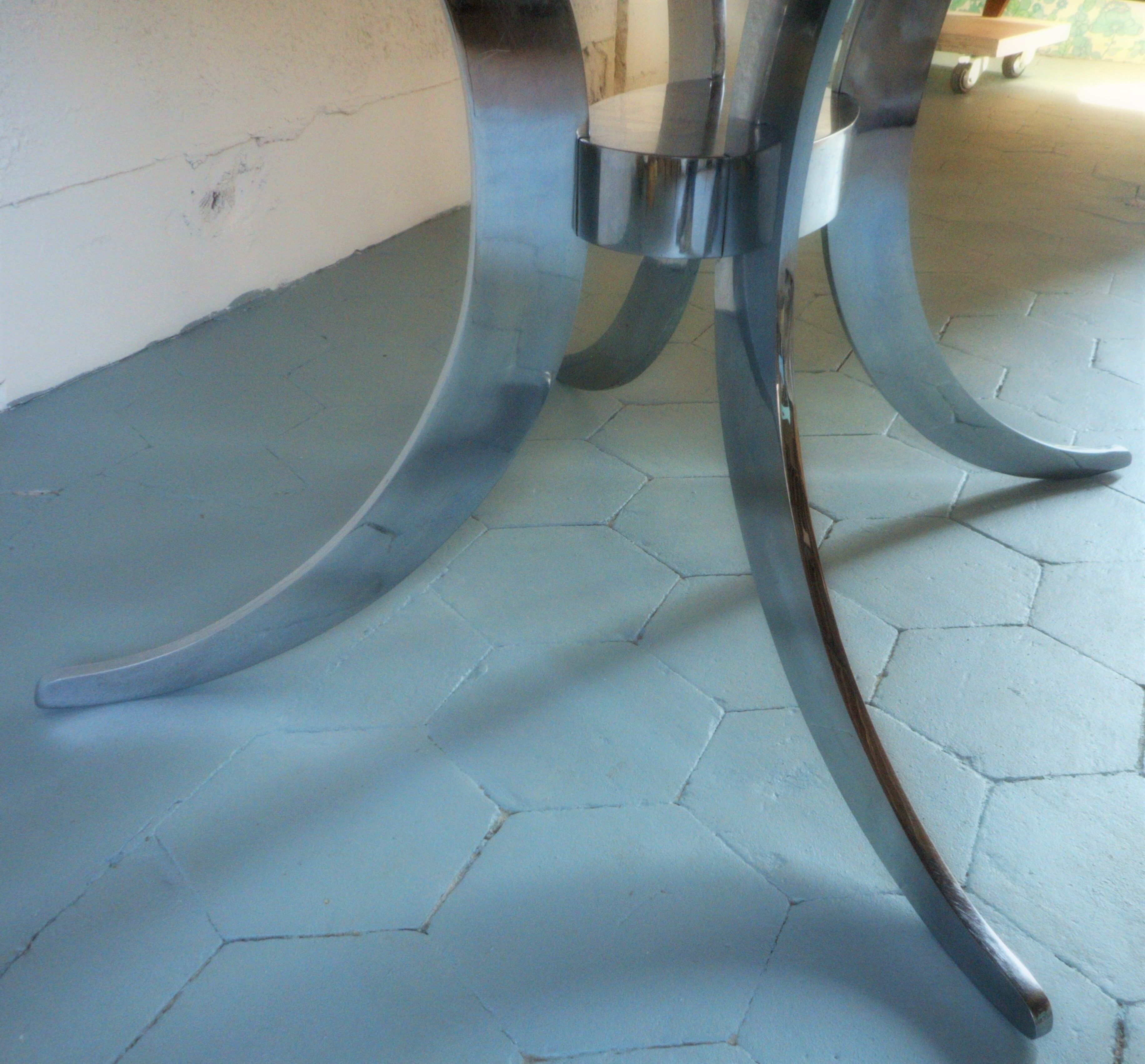 Table en verre fumé