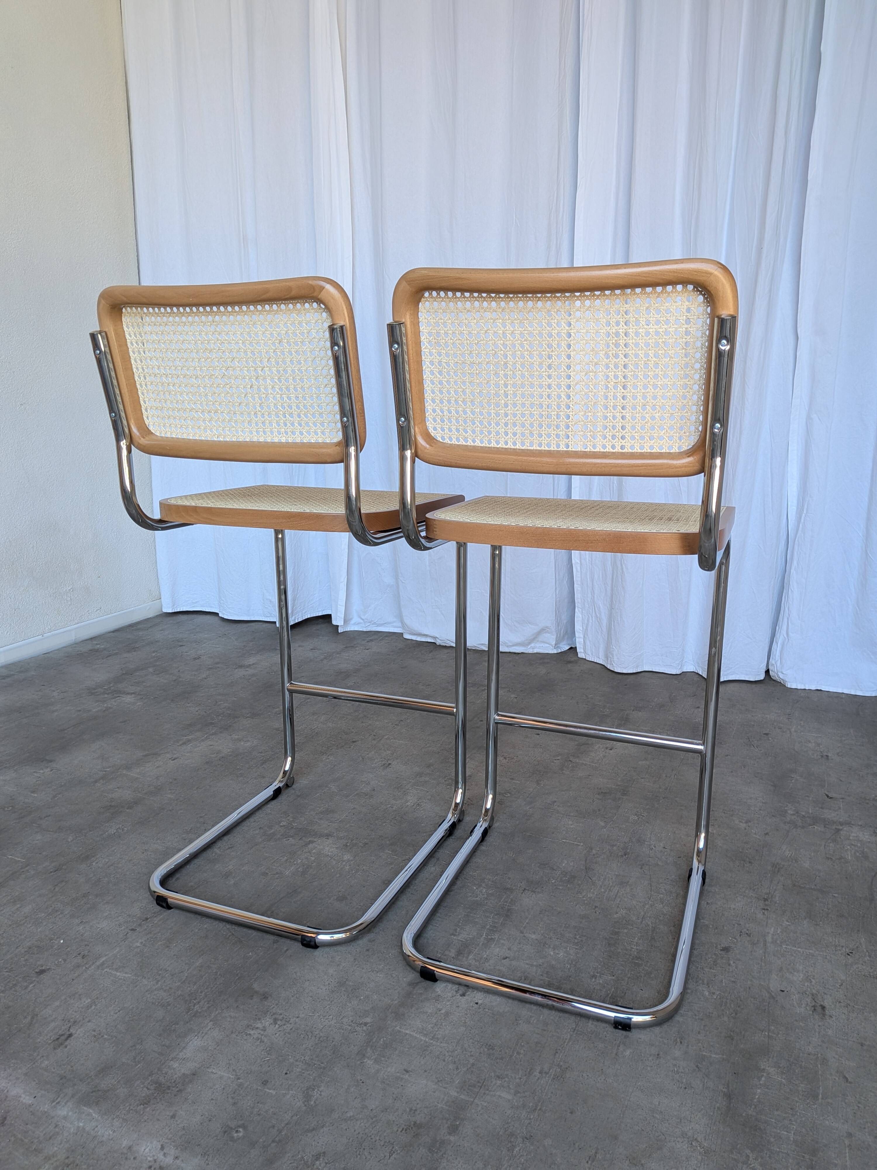 Ensemble de 2 chaises haute Bar Cesca / Design Marcel Breuer / Noyer clair, osier