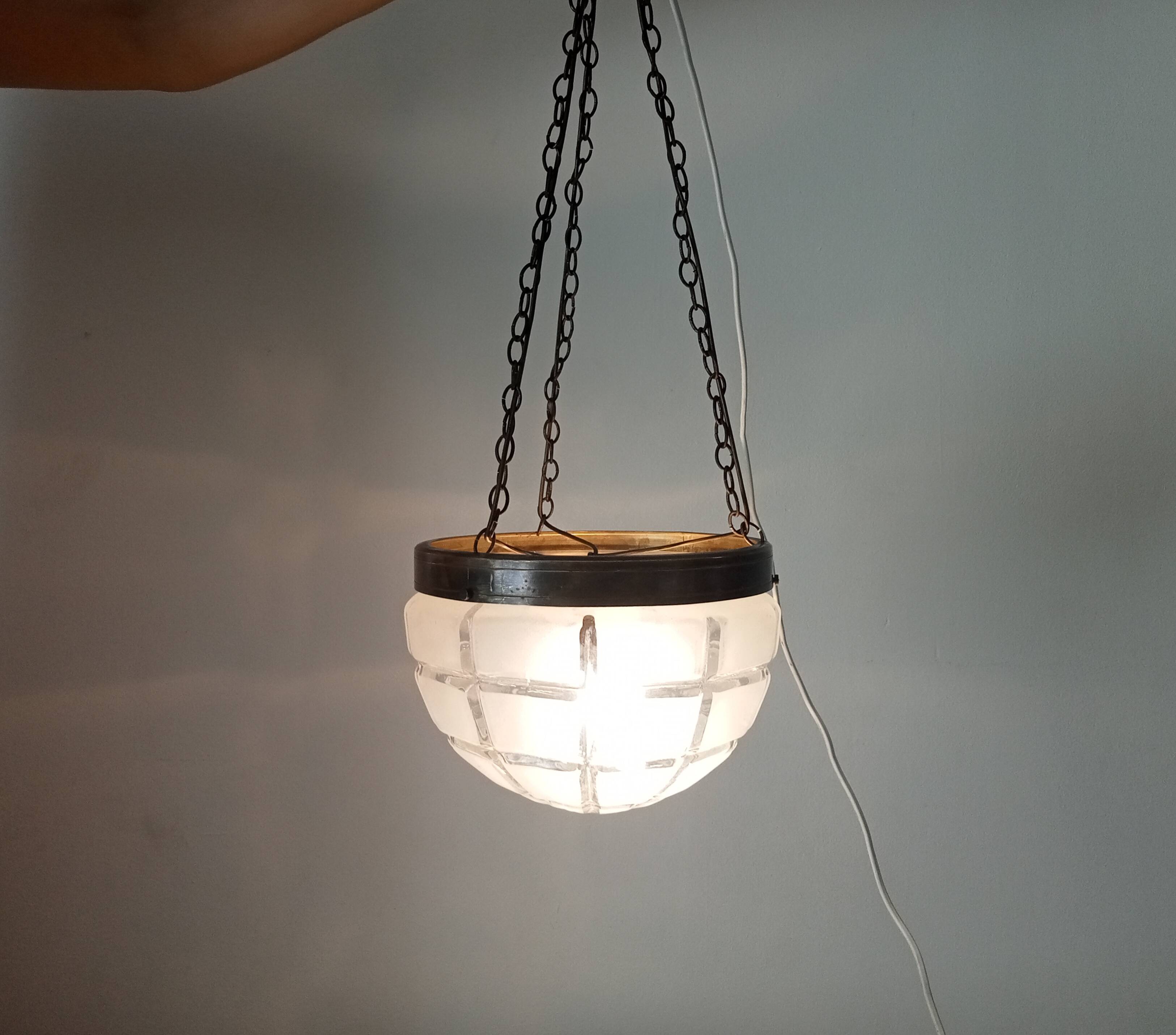 Vintage suspension light from the 1920s/1930s.
