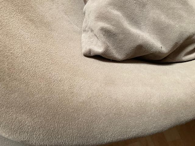 2-seater velvet sofa