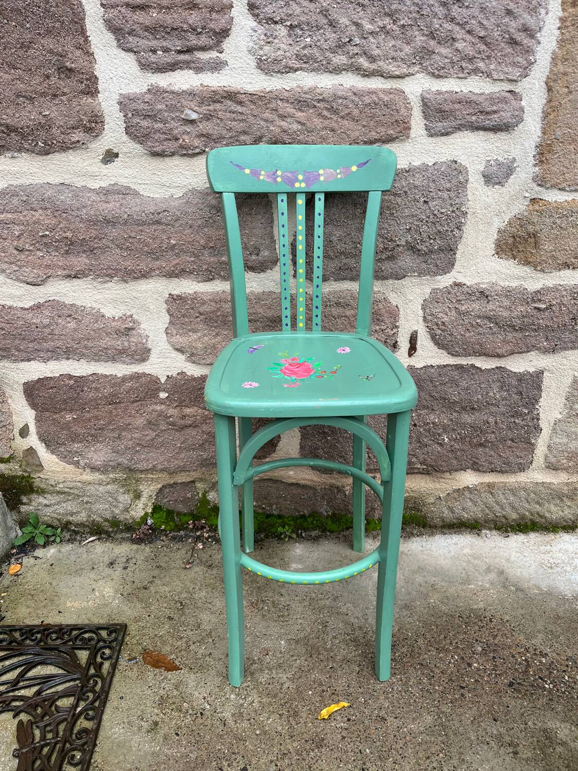 Bar stool