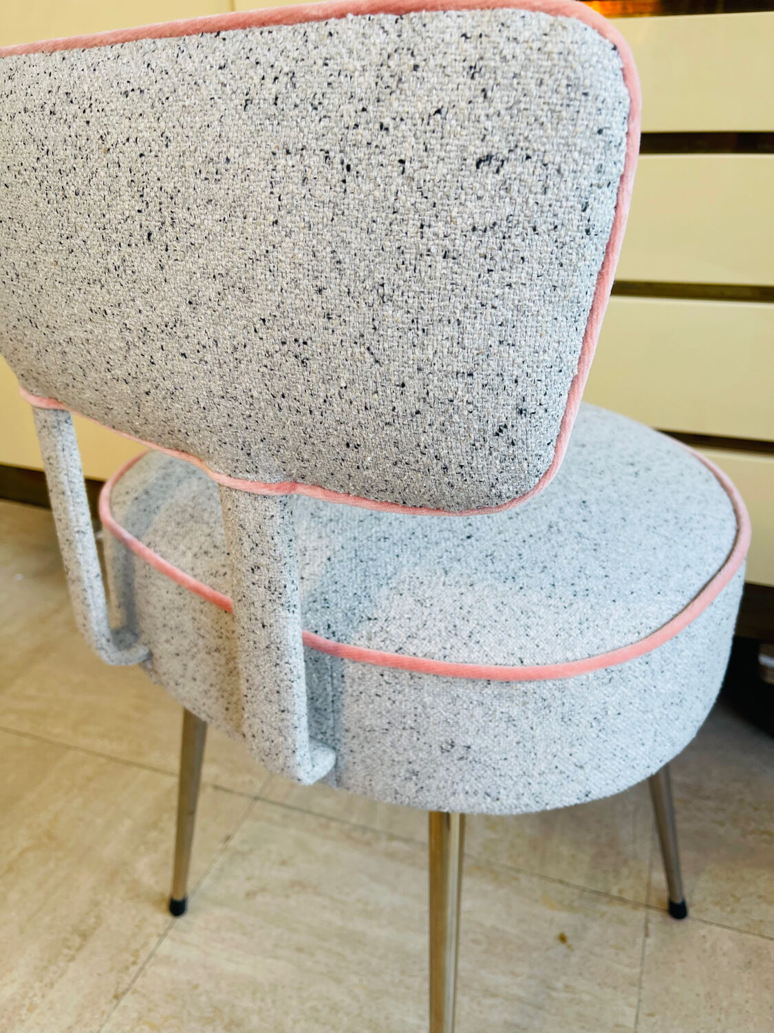 Vintage chair fully reupholstered – artisanal restoration