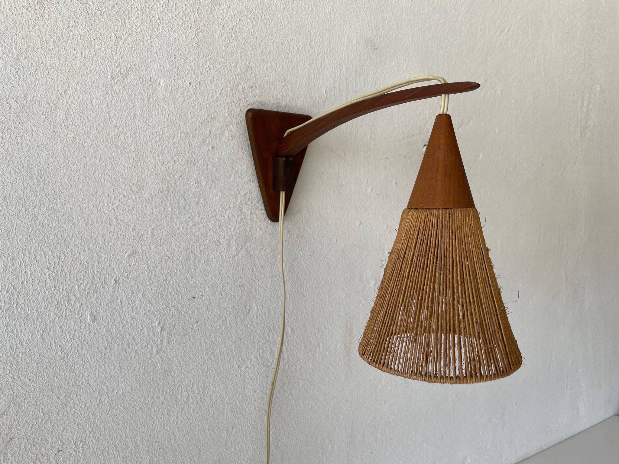 Teak wall lamp with natural ropes by Ib Fabiansen for Fog & Mørup, 1960s, Denmark.
