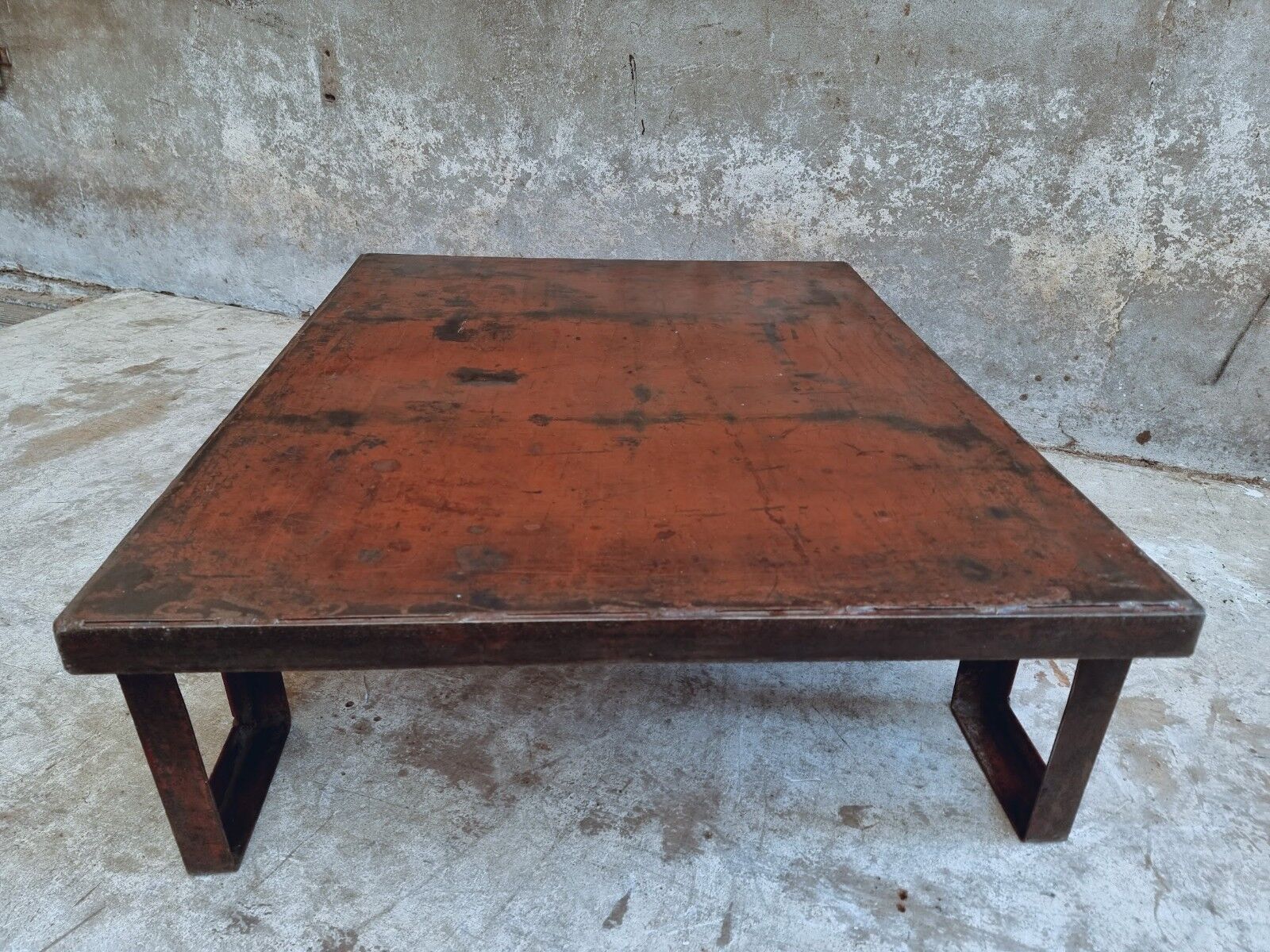 Industrial coffee table pallet table steel cinnamon brown