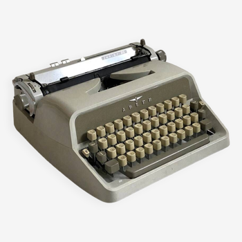 Adler Junior 20 Typewriter vintage 60's