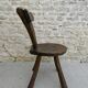 Chaise brutaliste en bois massif sculpté, vers 1950
