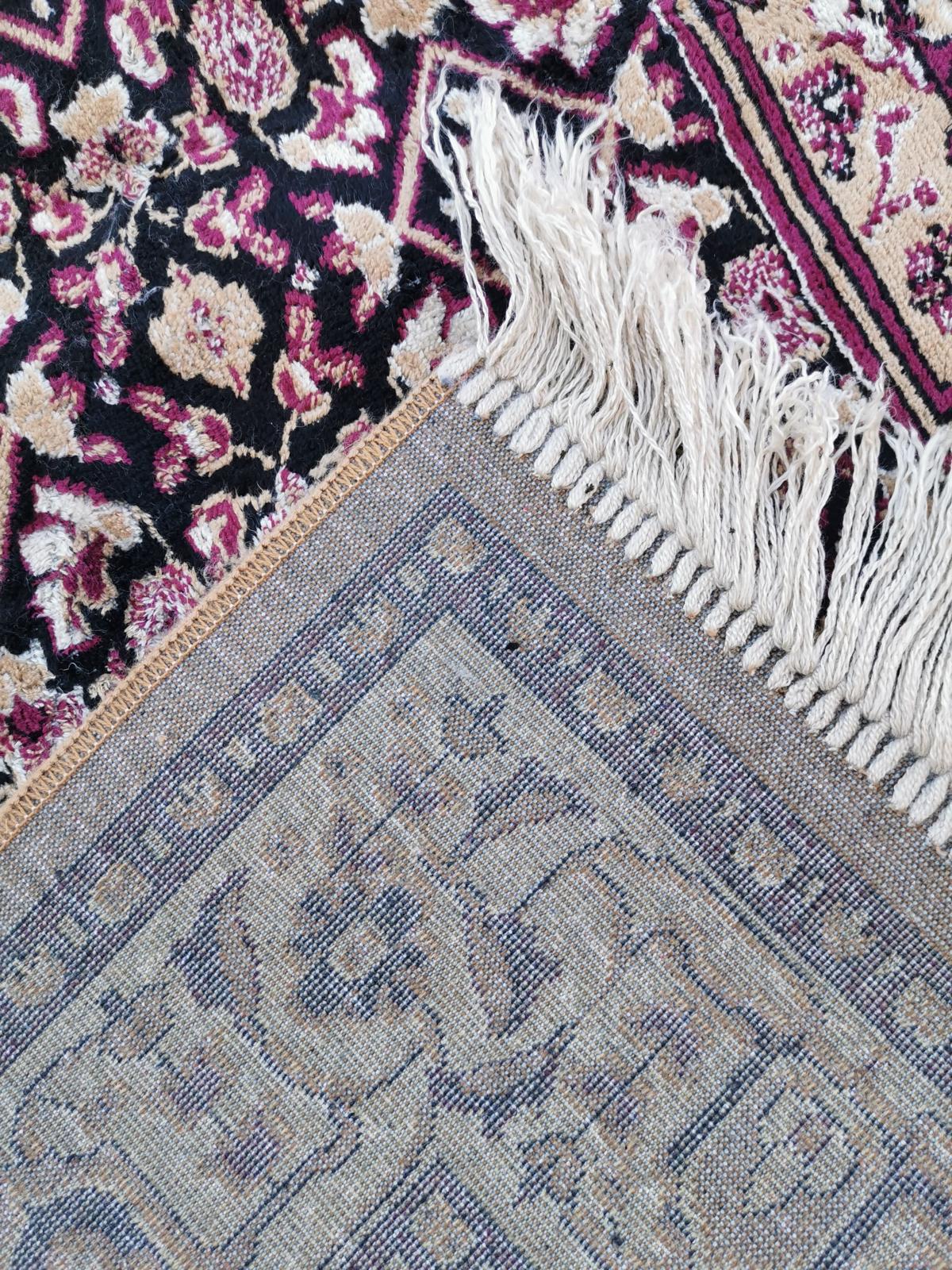 Oriental style rug 115cm x 65cm