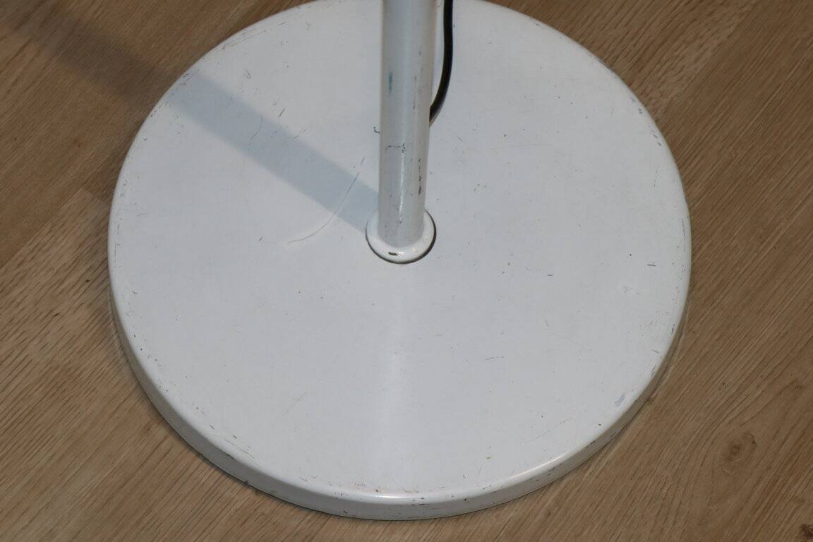 Vintage floor lamp in white lacquered metal, 1970