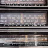 Ancien poste radio grundig