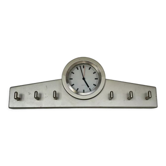 Horloge et porte-manteaux Karlsson