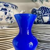 Vase en opaline bleue et blanche
