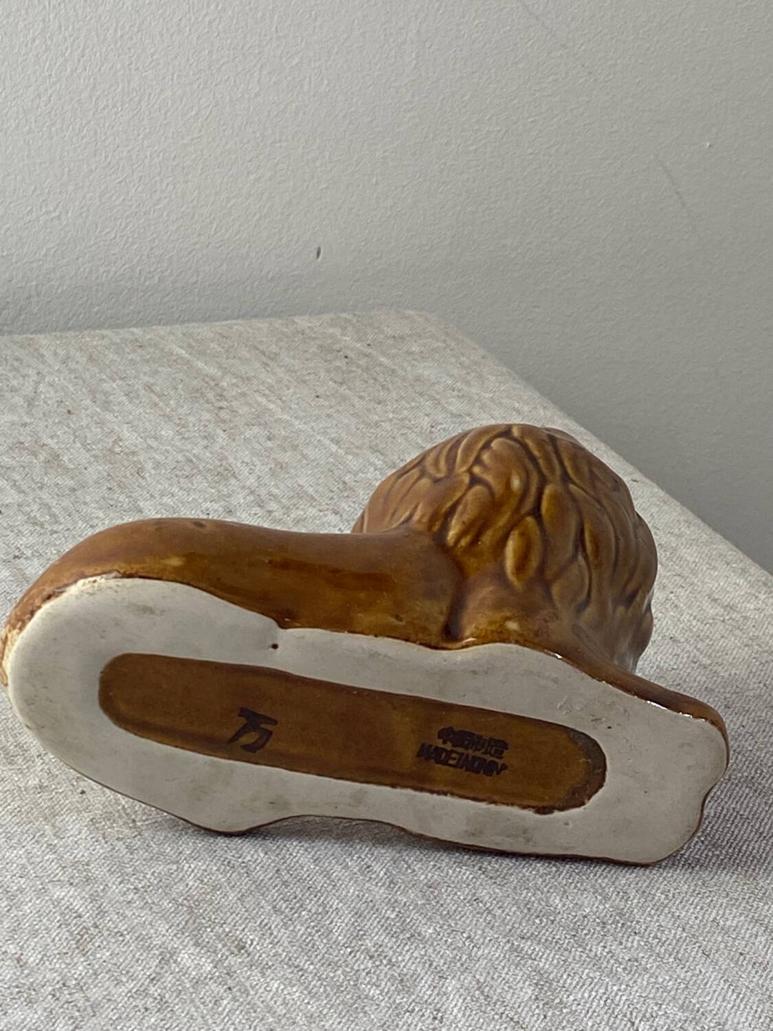Ceramic lion ashtray