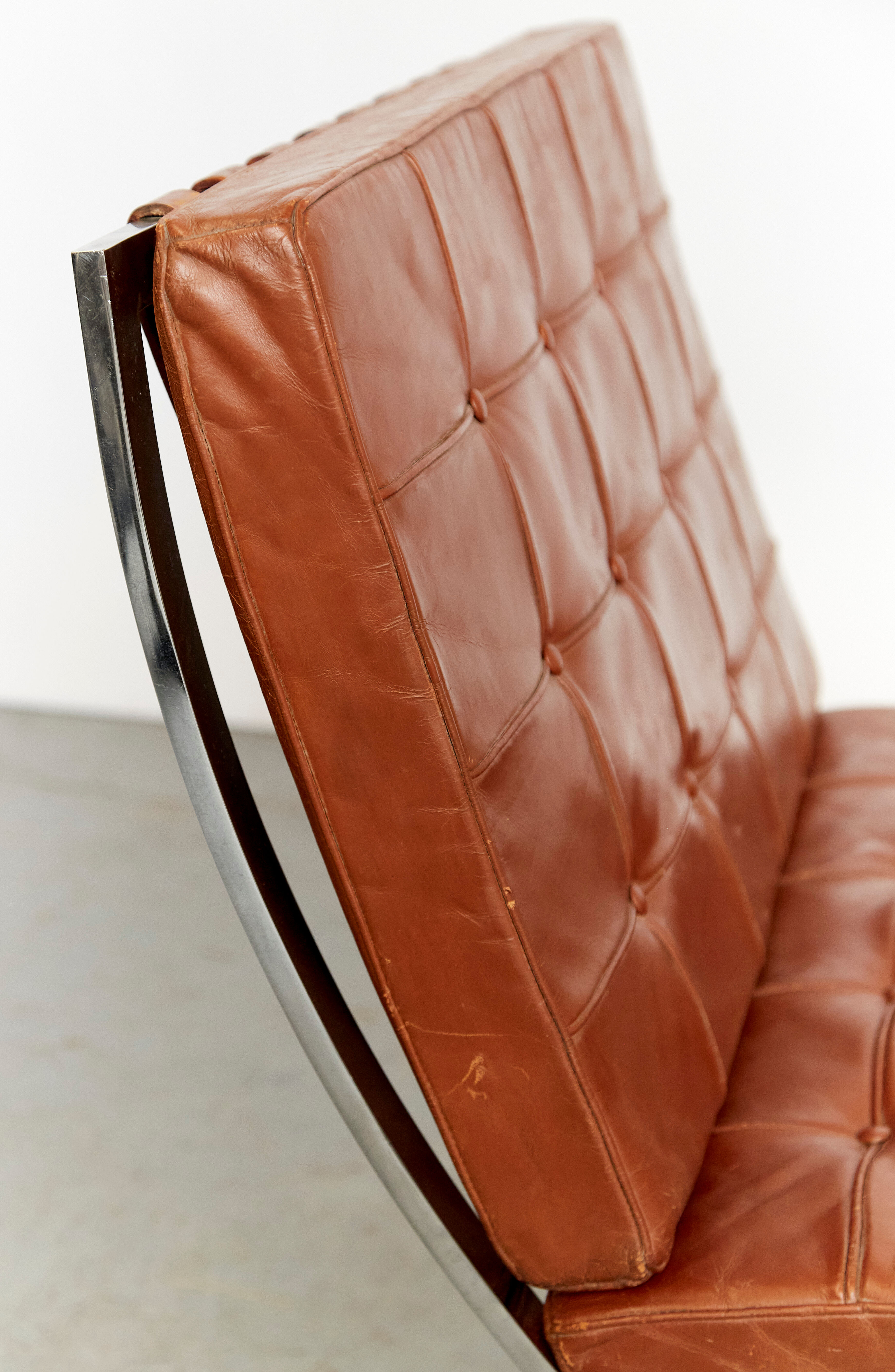 Chauffeuse de MR90 « Barcelona Chair » de Ludwig Mies van der Rohe