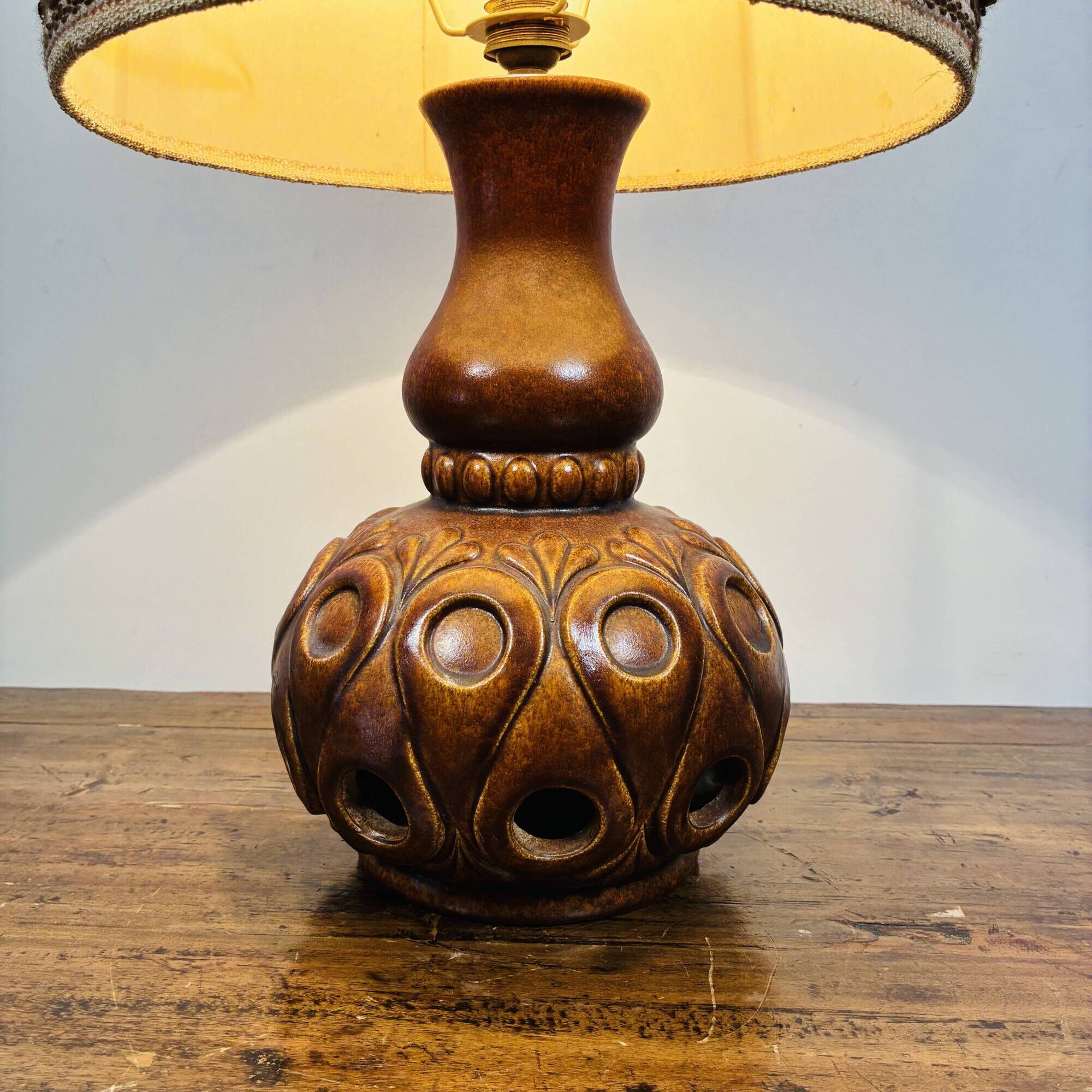 Vintage 70s Table Lamp - Sculpted Ceramic with Shade