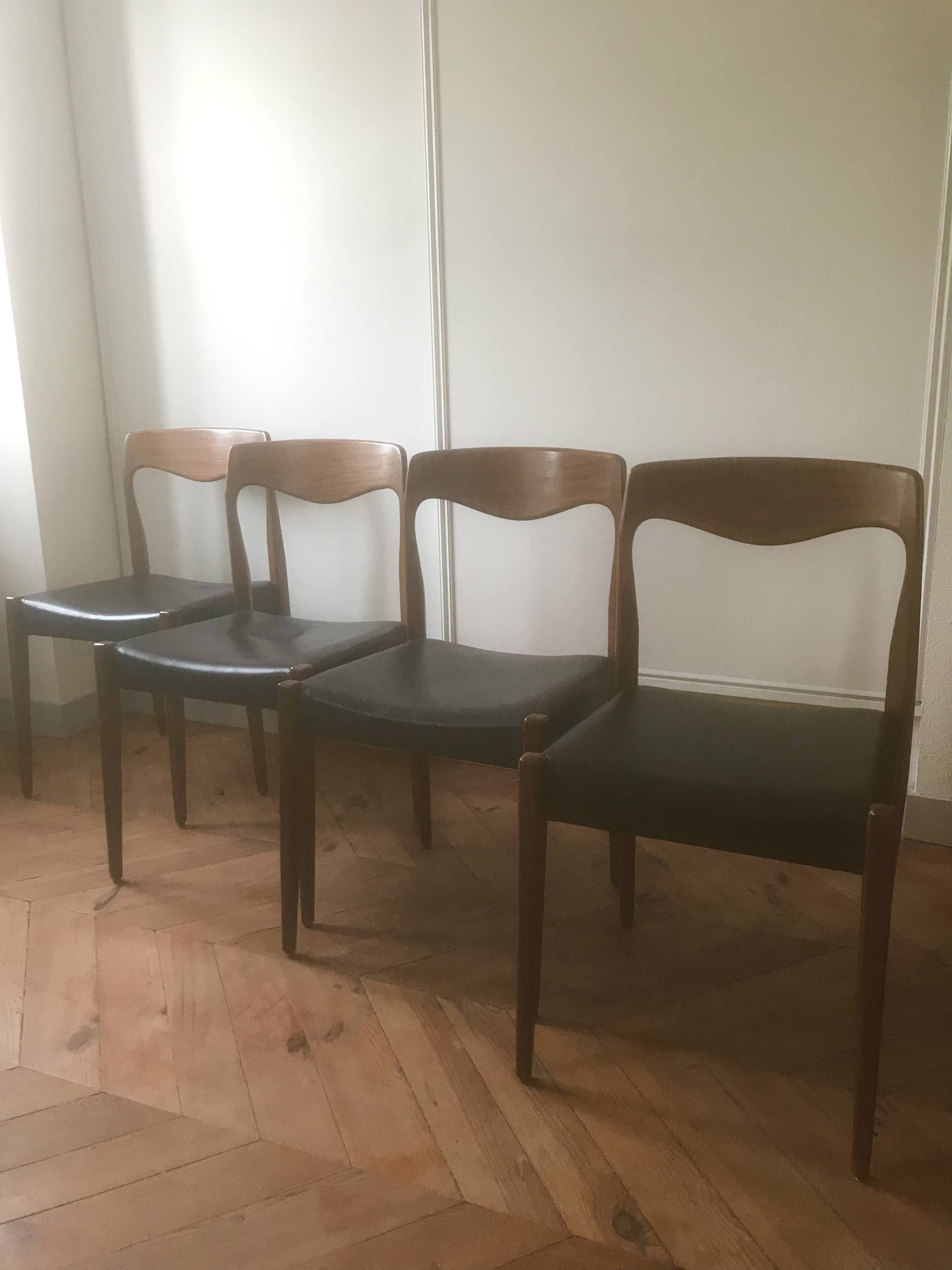 Set of 4 Scandinavian chairs 1960