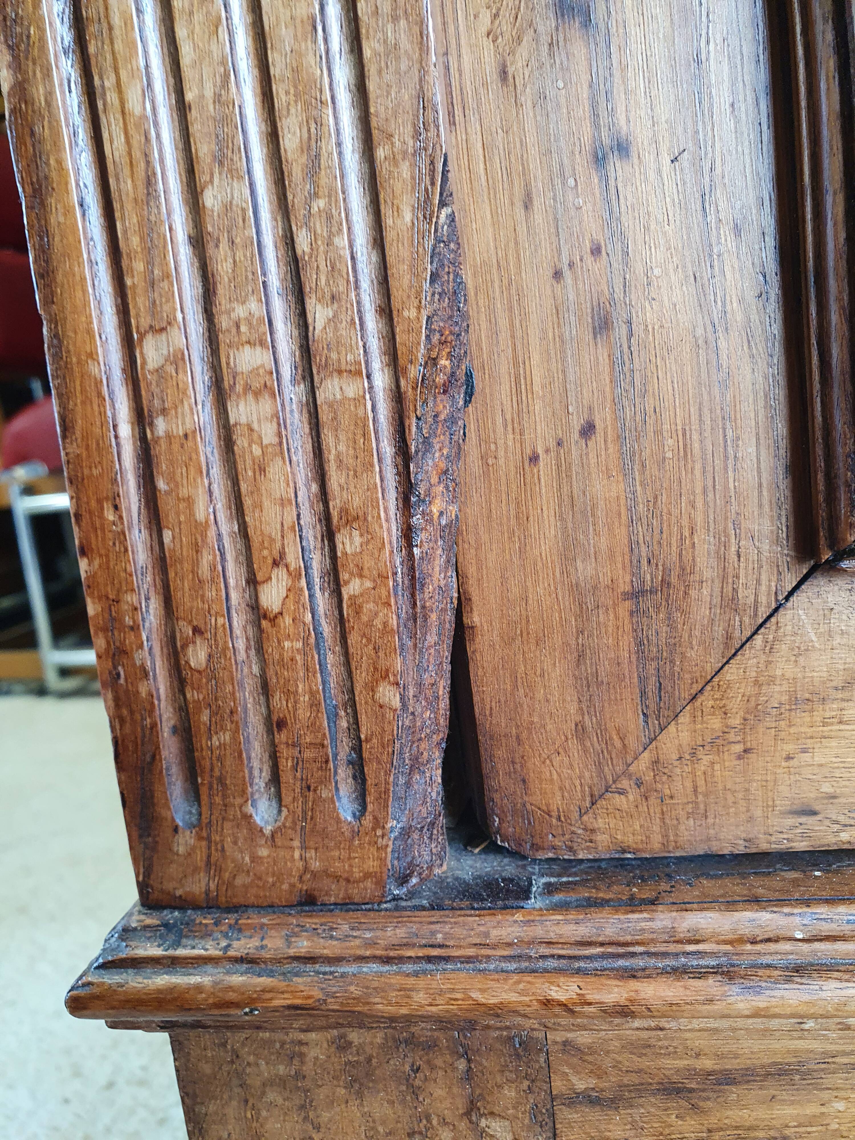 Glass cabinet