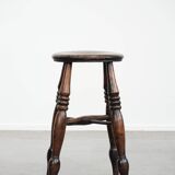 Tabouret Windsor anglais ancien du XVIIIe siècle avec une superbe patine.