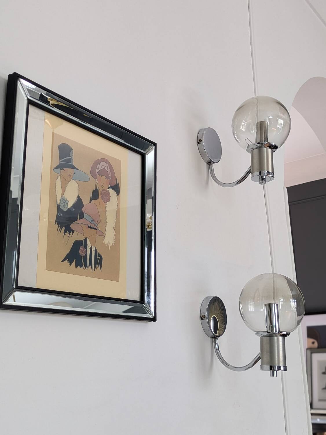 Duo See Delmas 70' wall lights