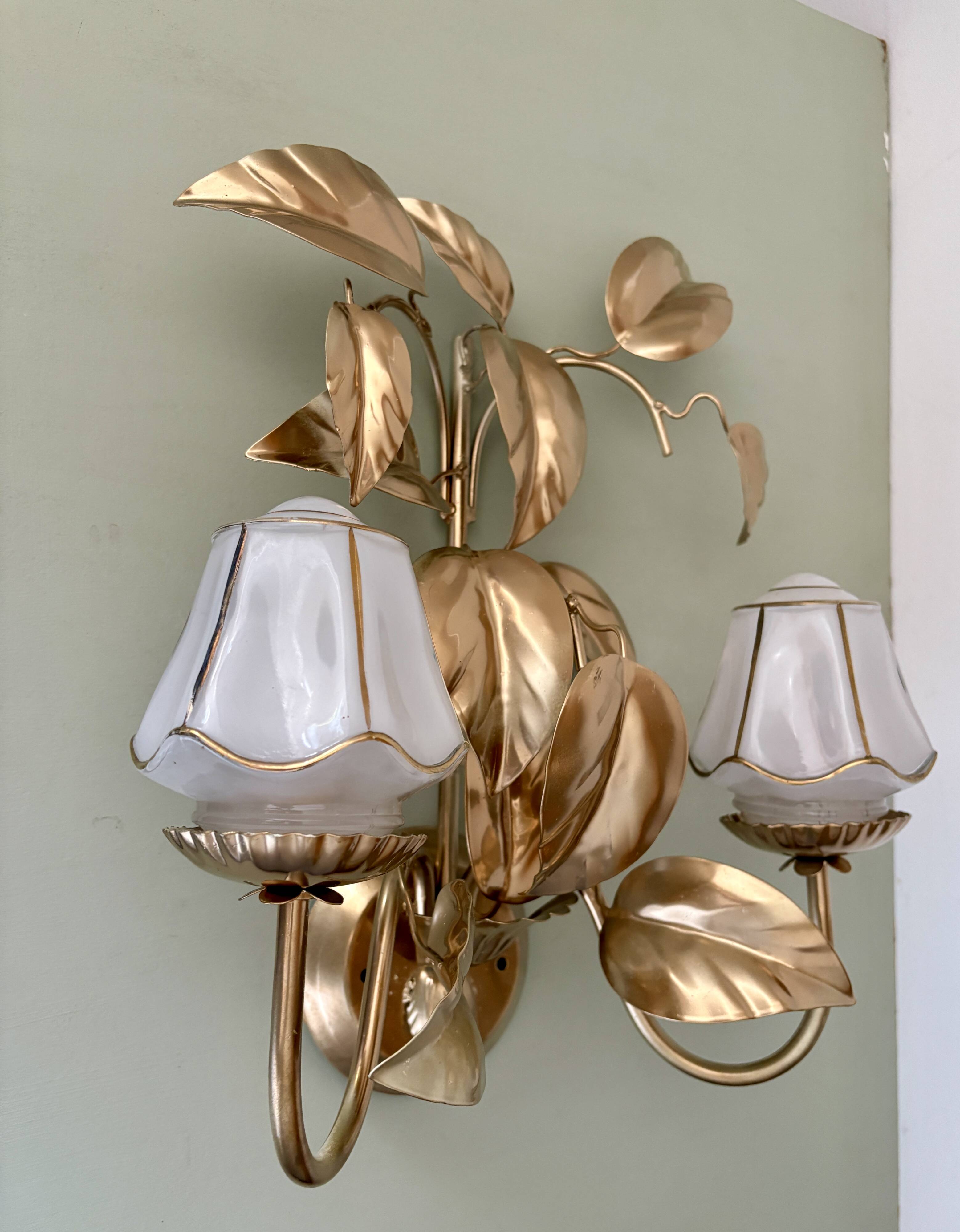 Vintage two-light wall lamp in gold metal with vintage art deco globes