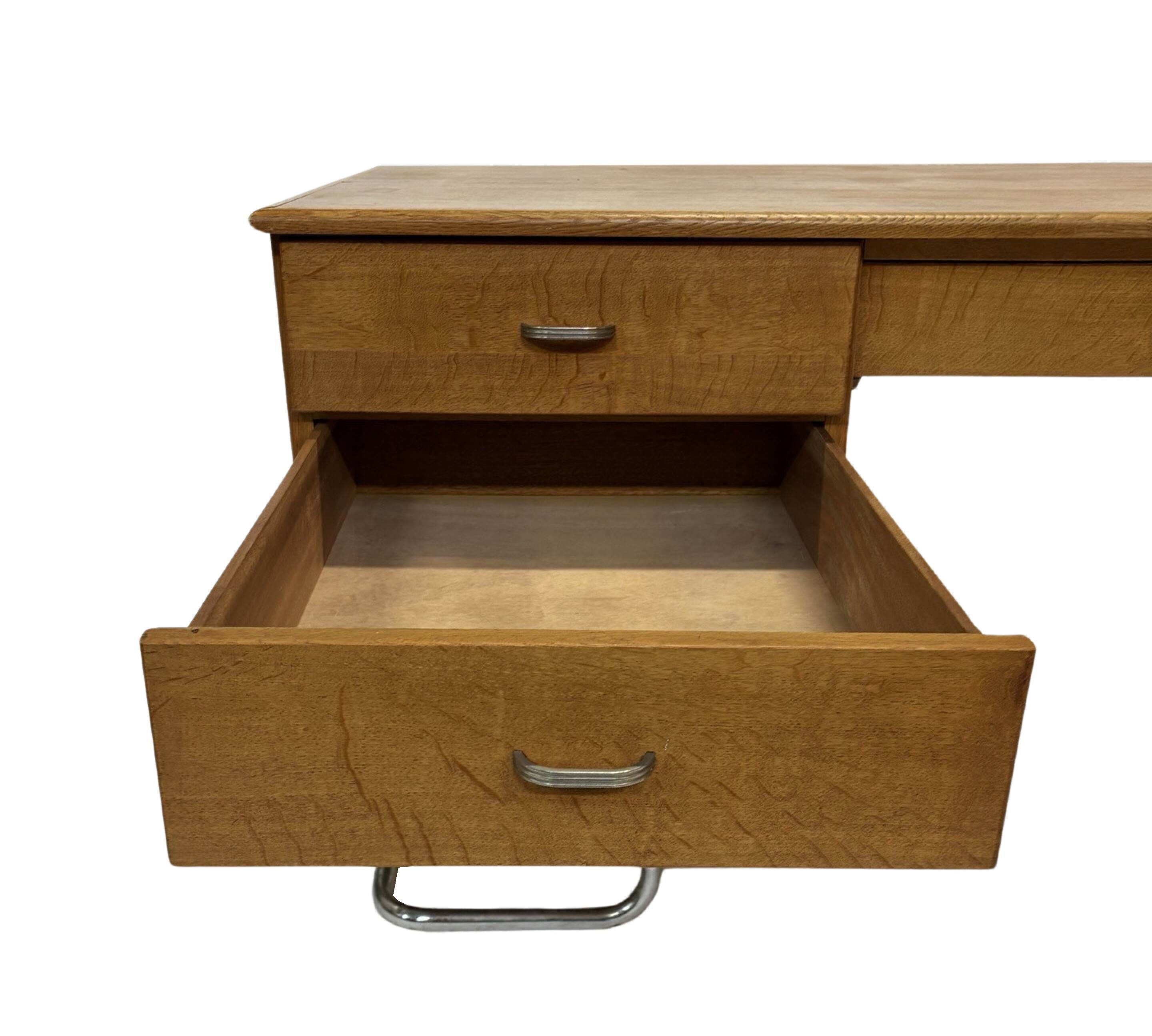 Bureau tubulaire de style Bauhaus du milieu du siècle, design des années 40 en chêne
