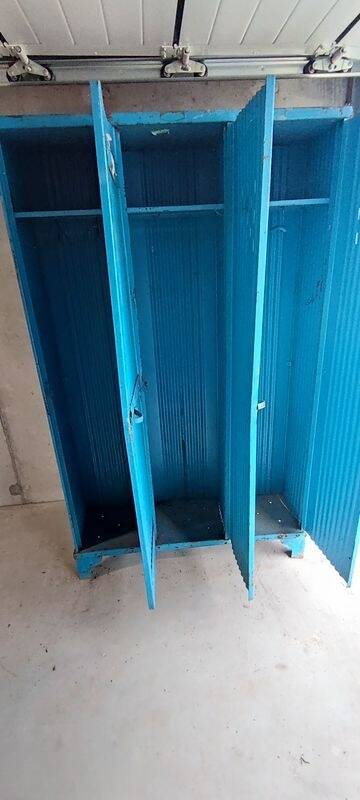Six-door wardrobe