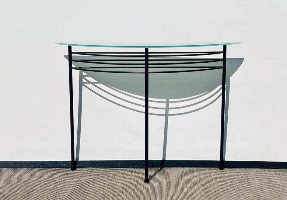 Console style Post-Modern. Vintage 90s.