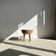Chaise quadripode assise ronde à petit dossier en manguier naturel monoxyle
