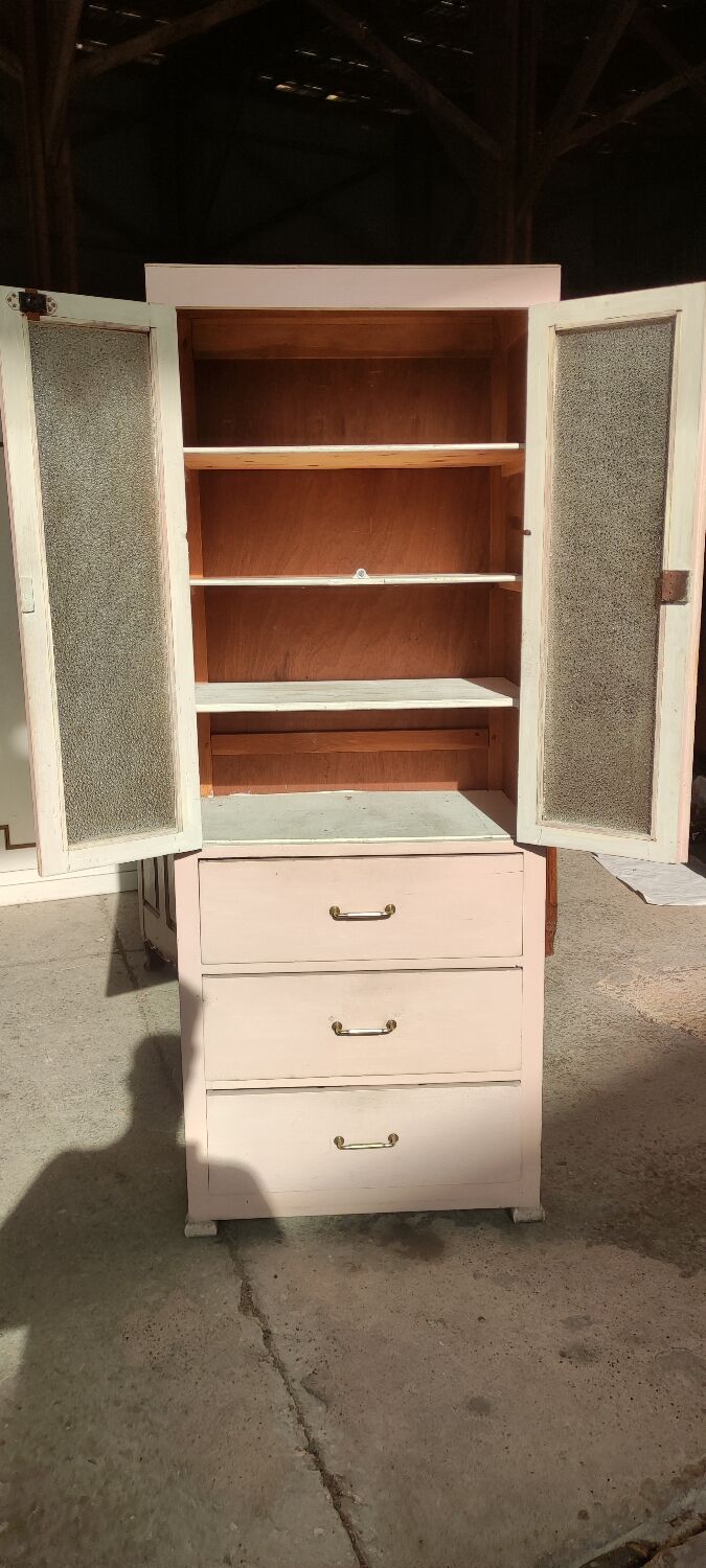 Showcase cabinet two doors, 3 drawers patina old pink