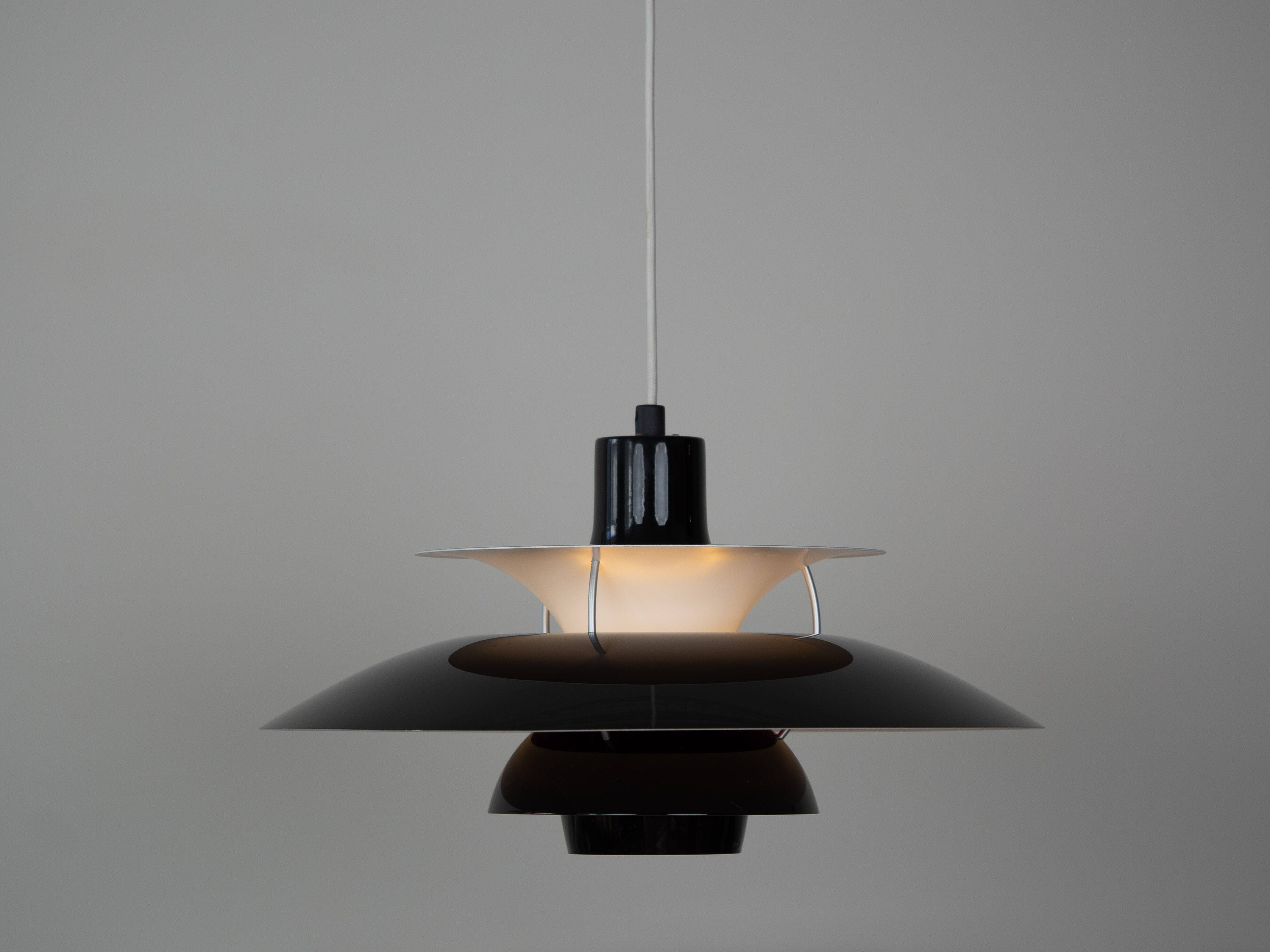 Suspension danoise PH 5 par Poul Henningsen, Louis Poulsen, 1958