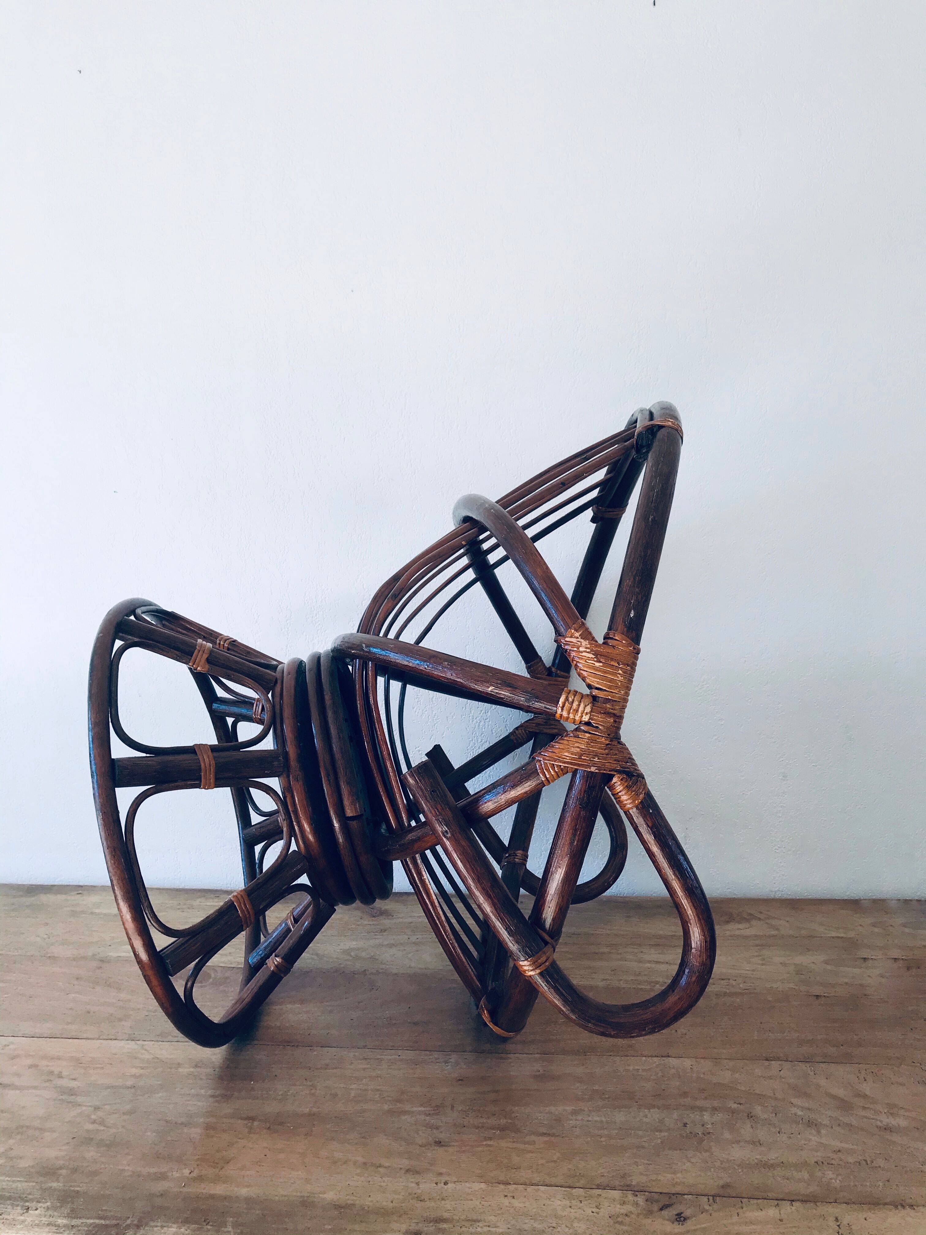 Rotating rattan chair