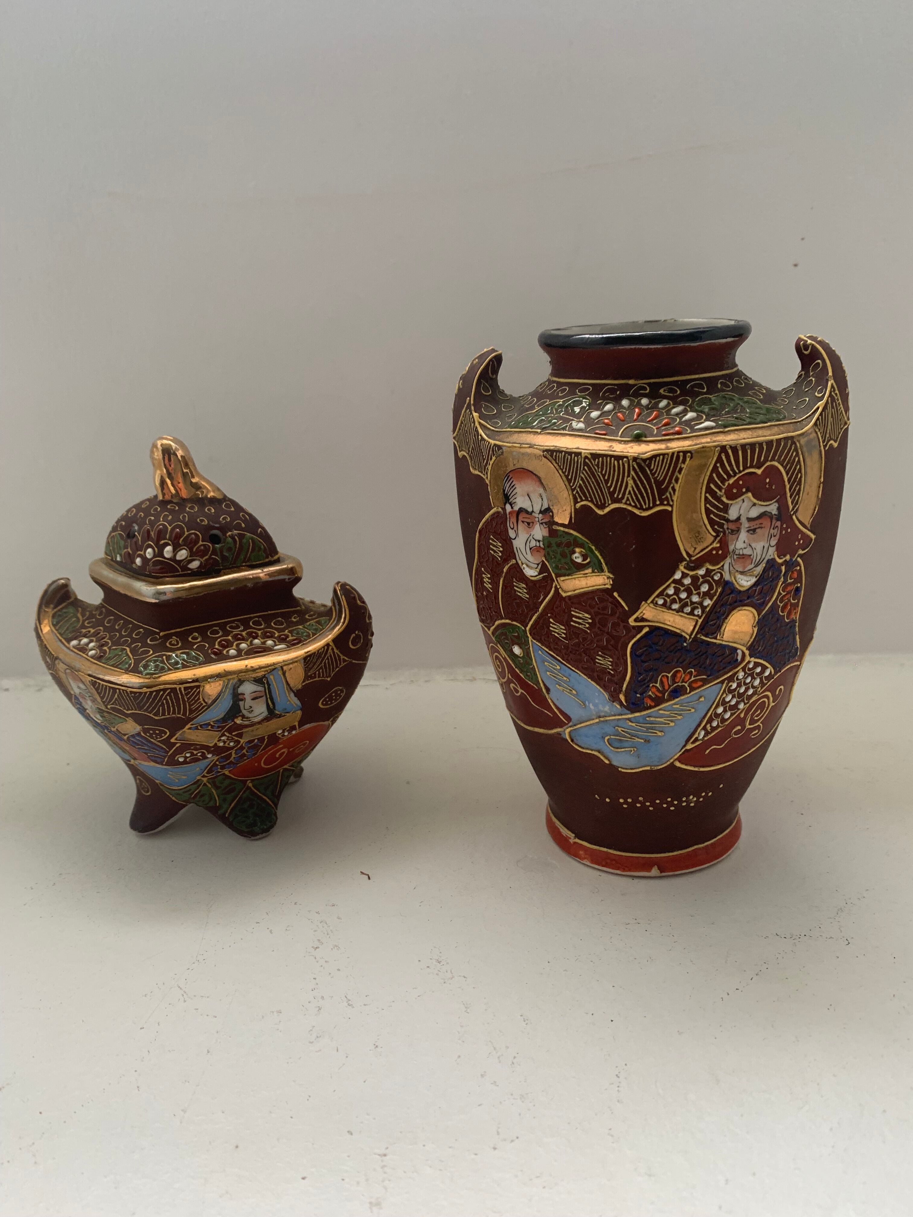 Vase and burn perfume Japanese porcelain tsatsuma