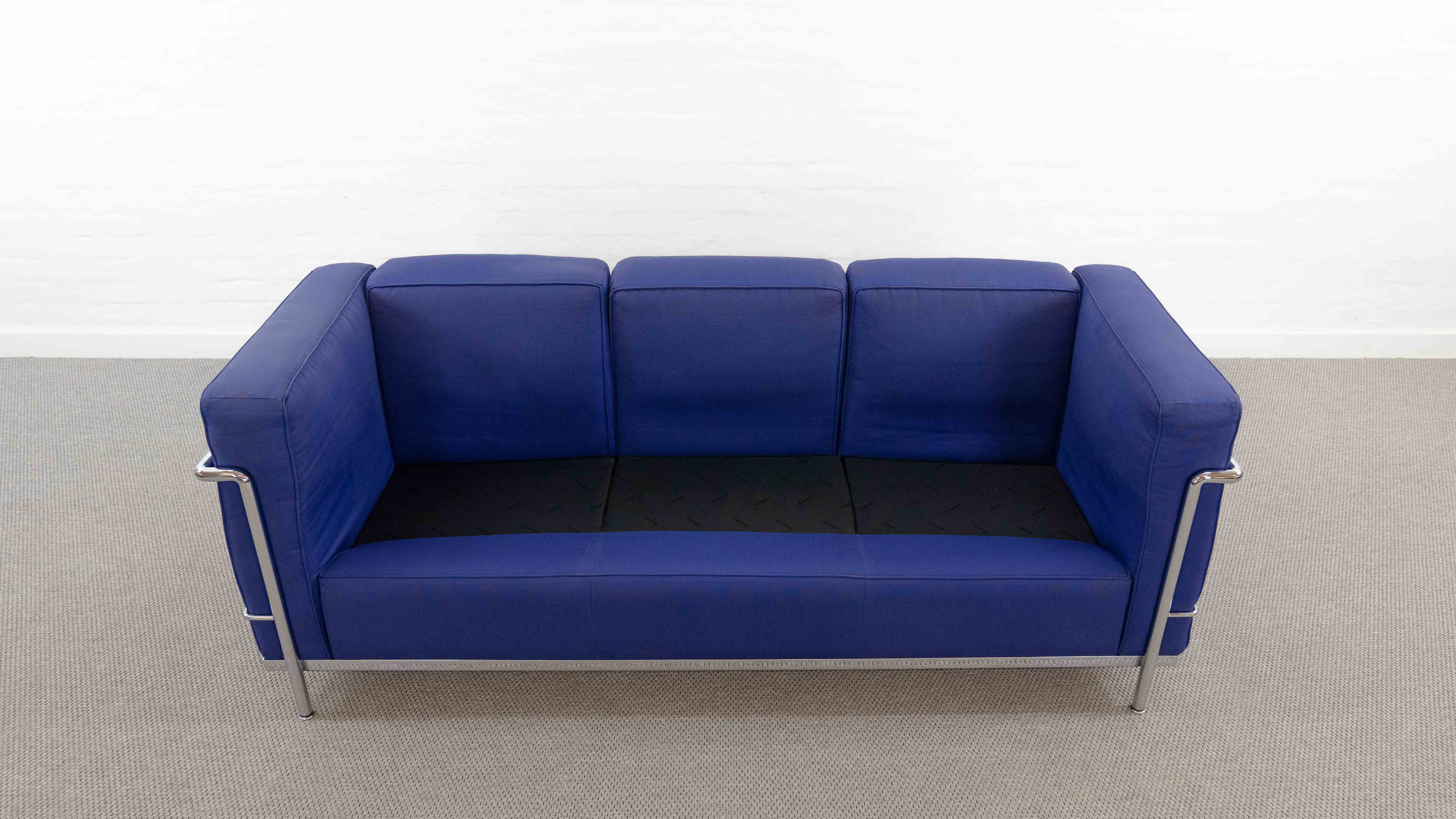 Cassina LC2 3seat Sofa by Charlotte Perriand, Le Corbusier and Pierre Jeanneret in blue fabrics