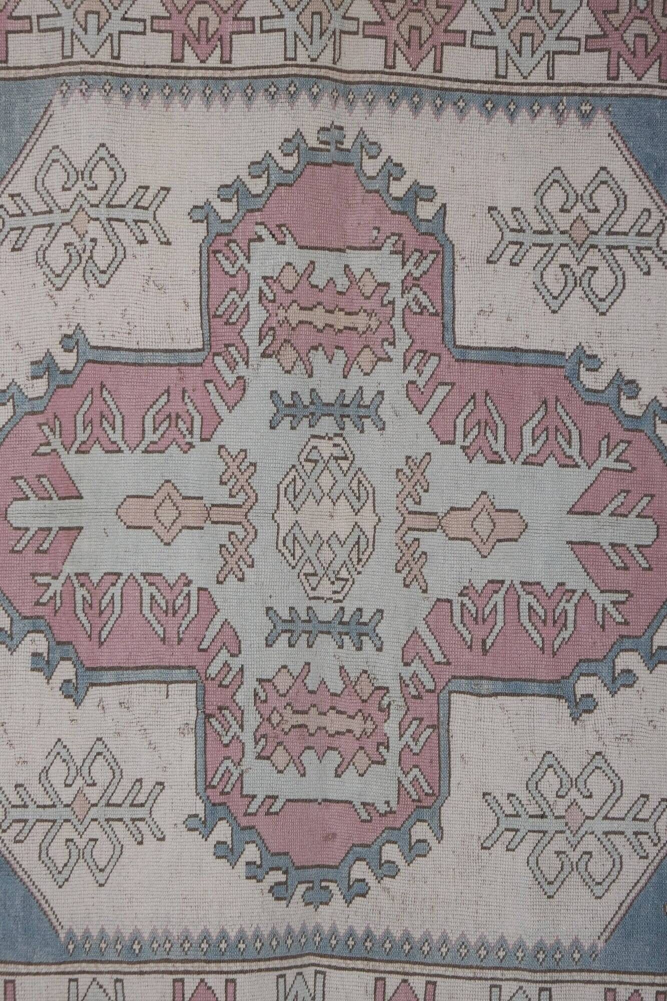 Vintage handmade Turkish rug 215x304 cm