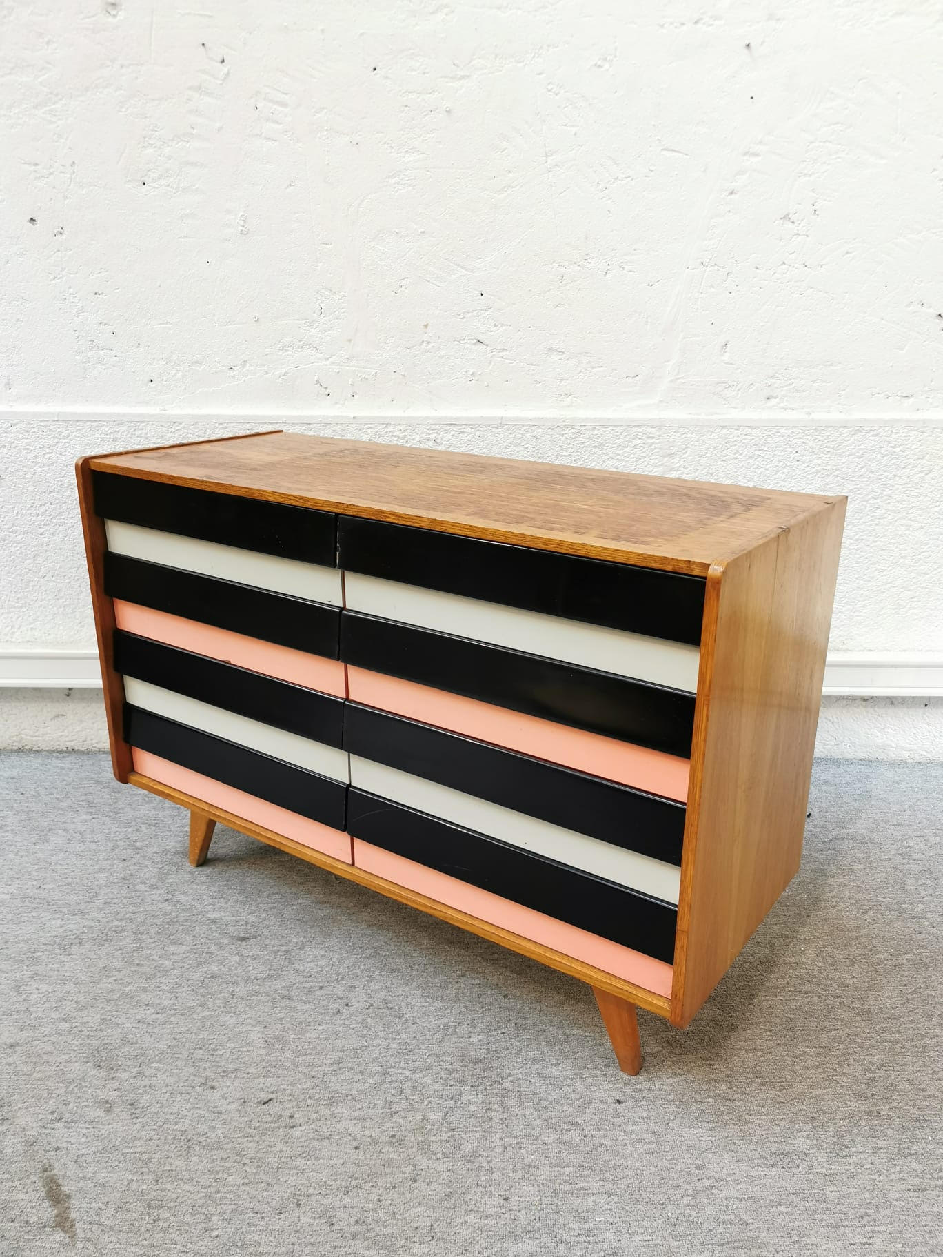 Commode de Jiri Jiroutek