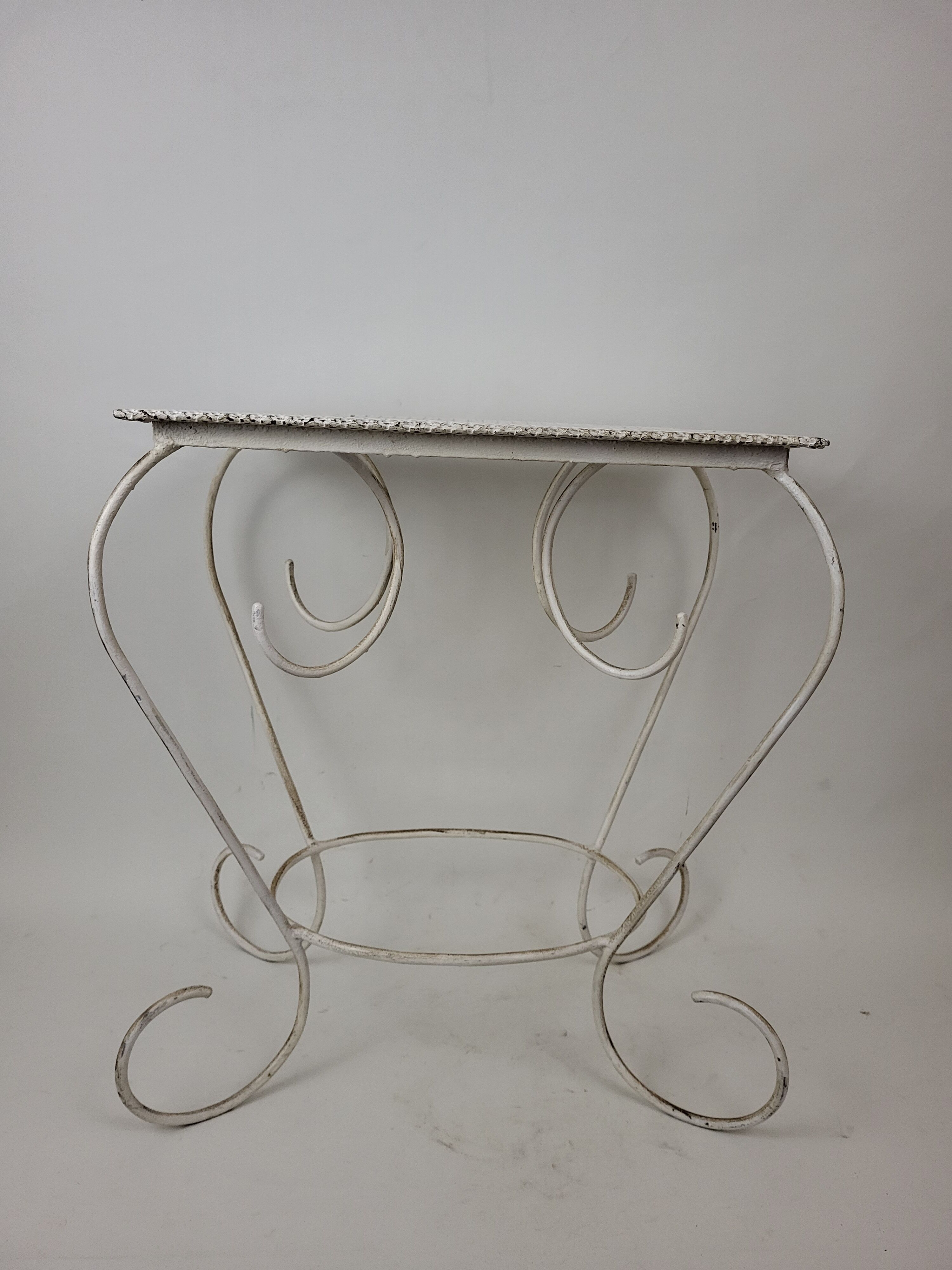 Table basse de jardin fer forgé tôle perforée