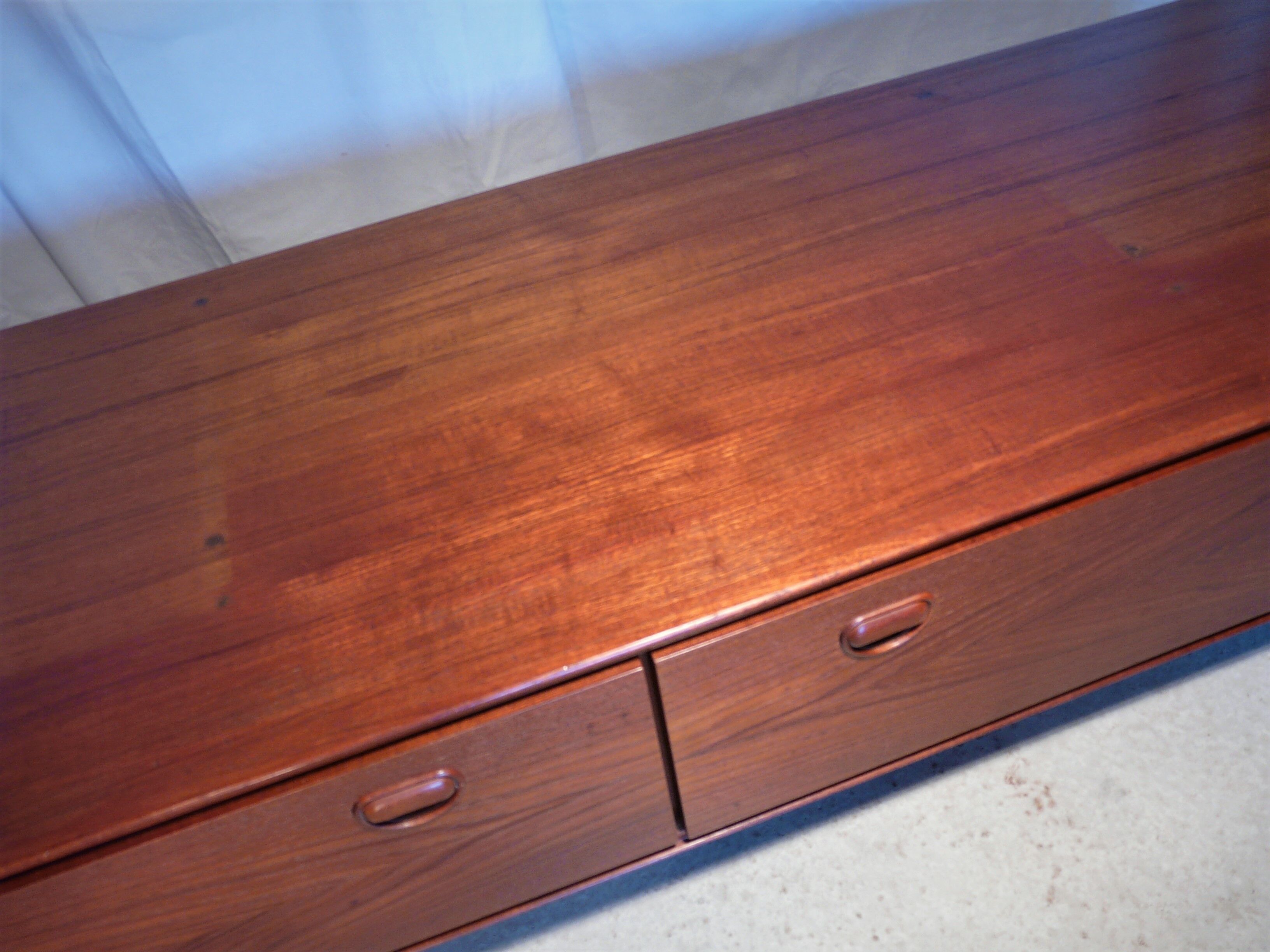 Scandinavian teak bass row