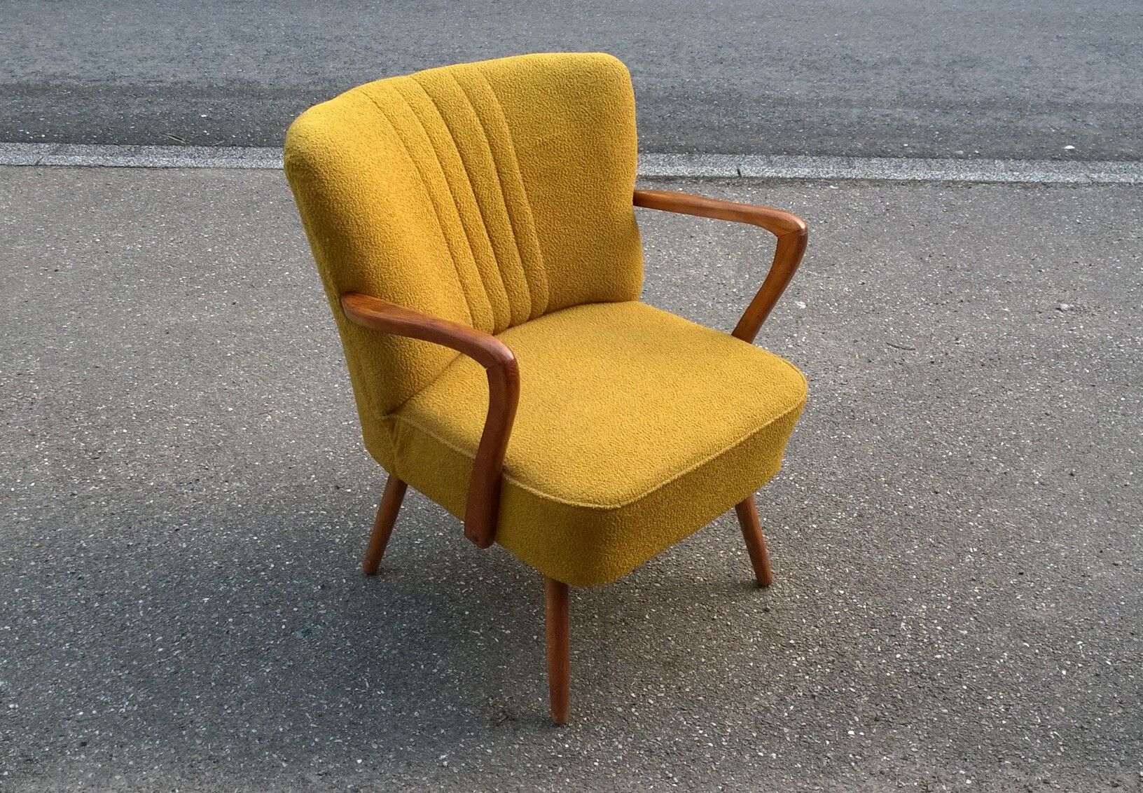 fauteuil cocktail à accoudoirs