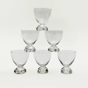 Verres à pieds floraux
